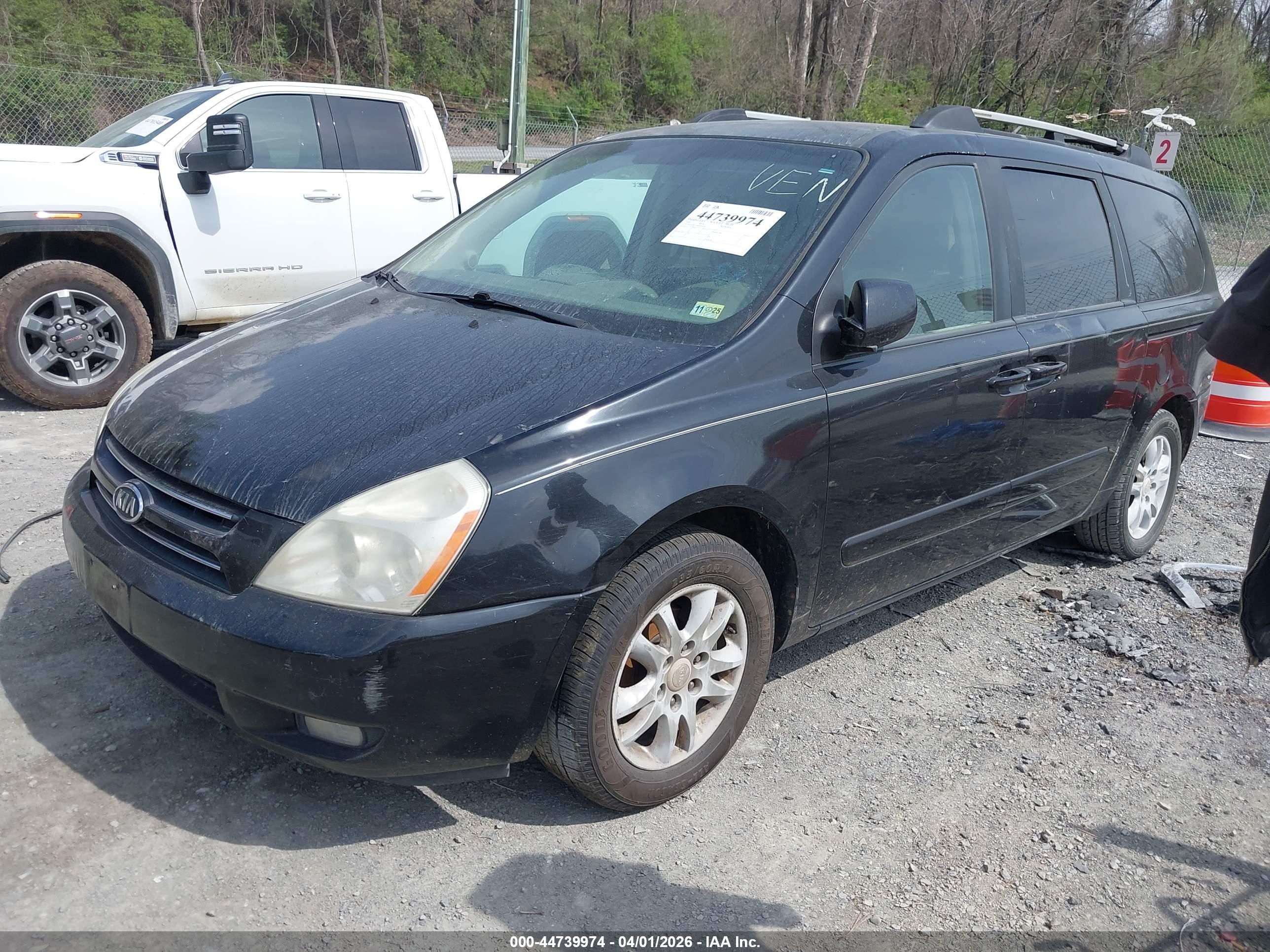KIA SEDONA image 2