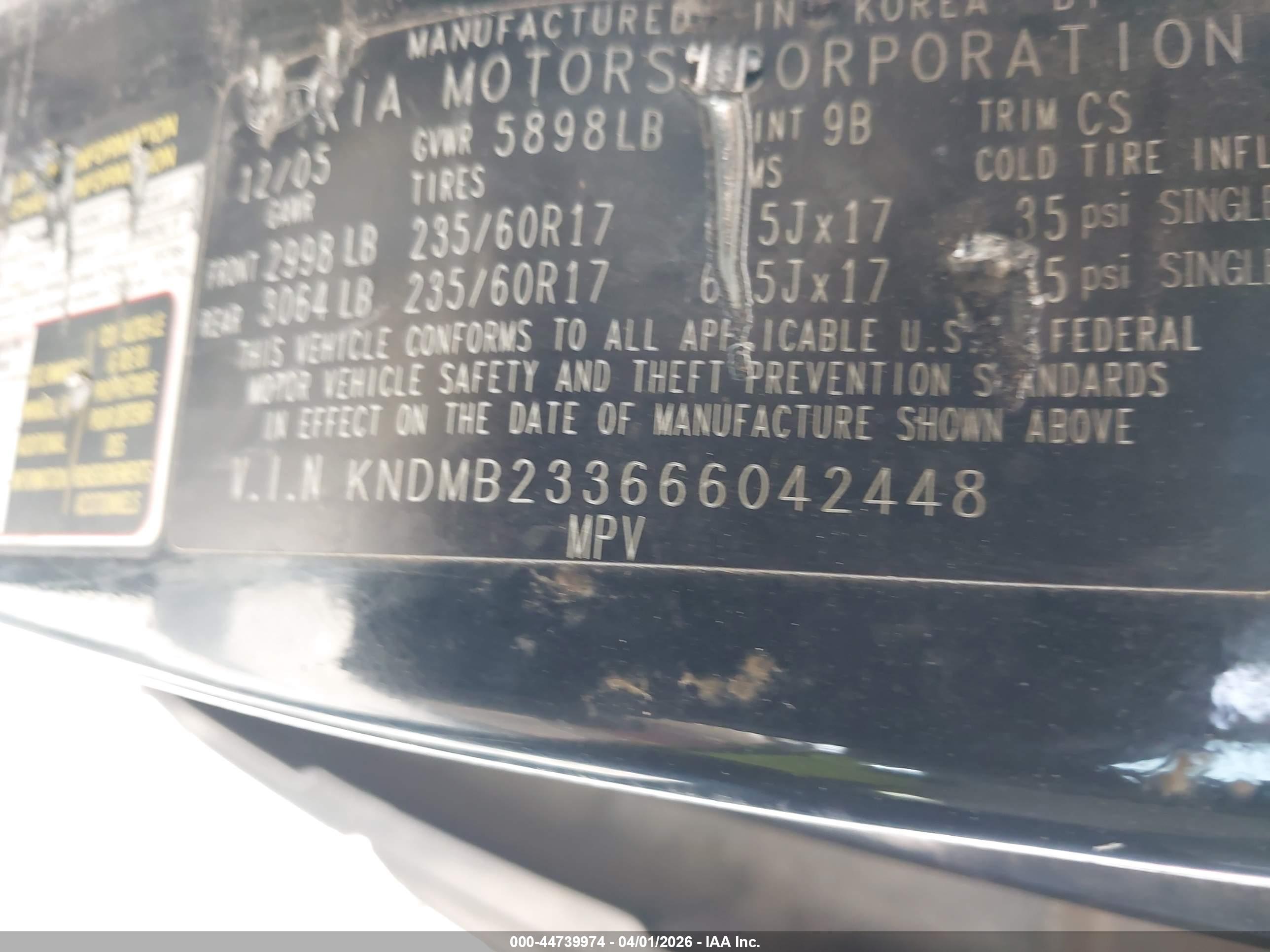 KIA SEDONA image 9