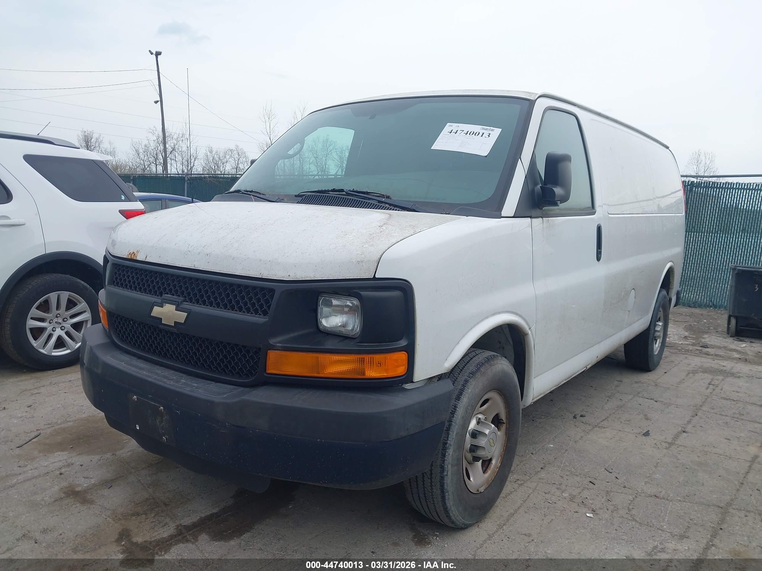CHEVROLET EXPRESS image 2