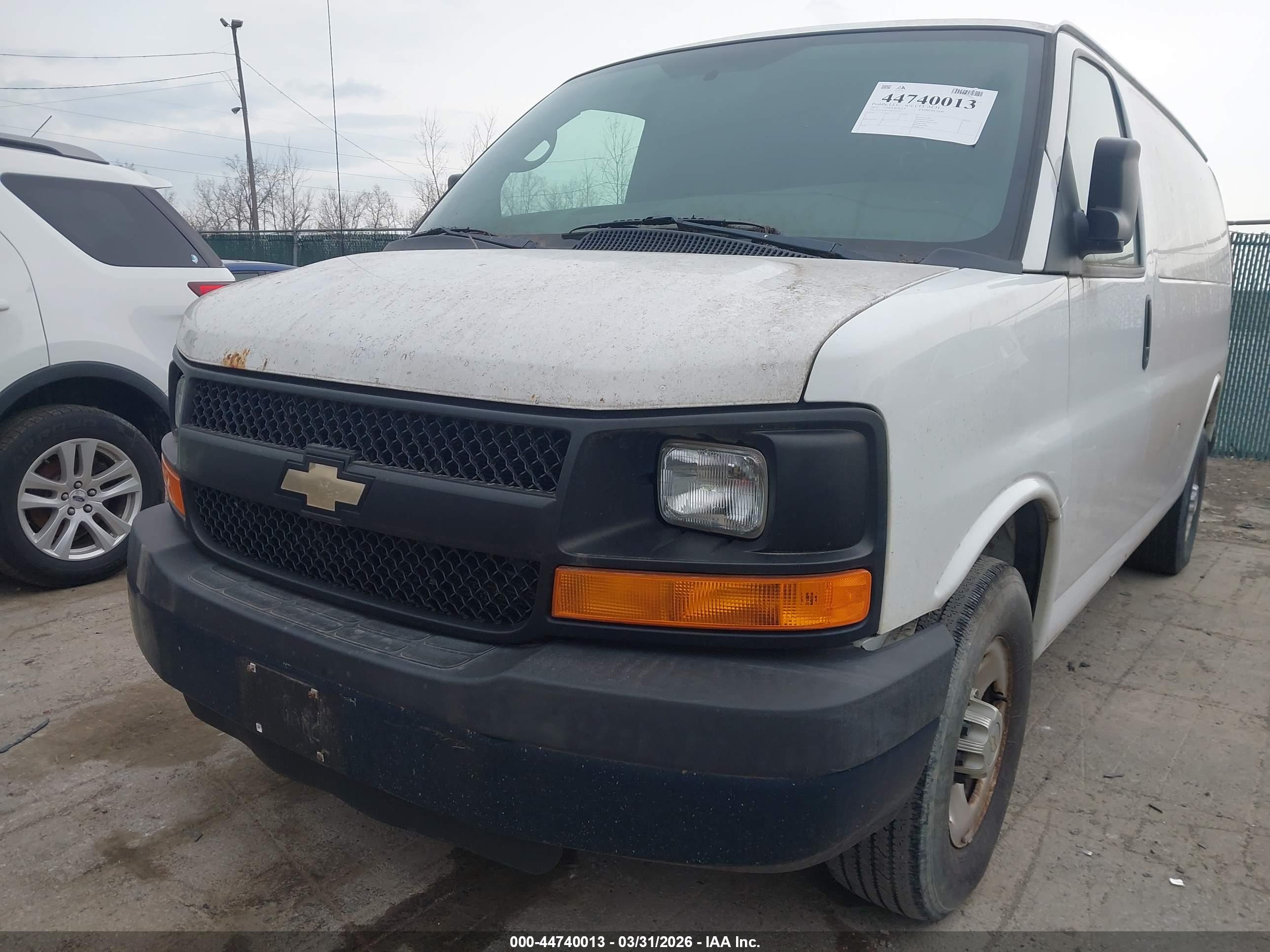 CHEVROLET EXPRESS image 6