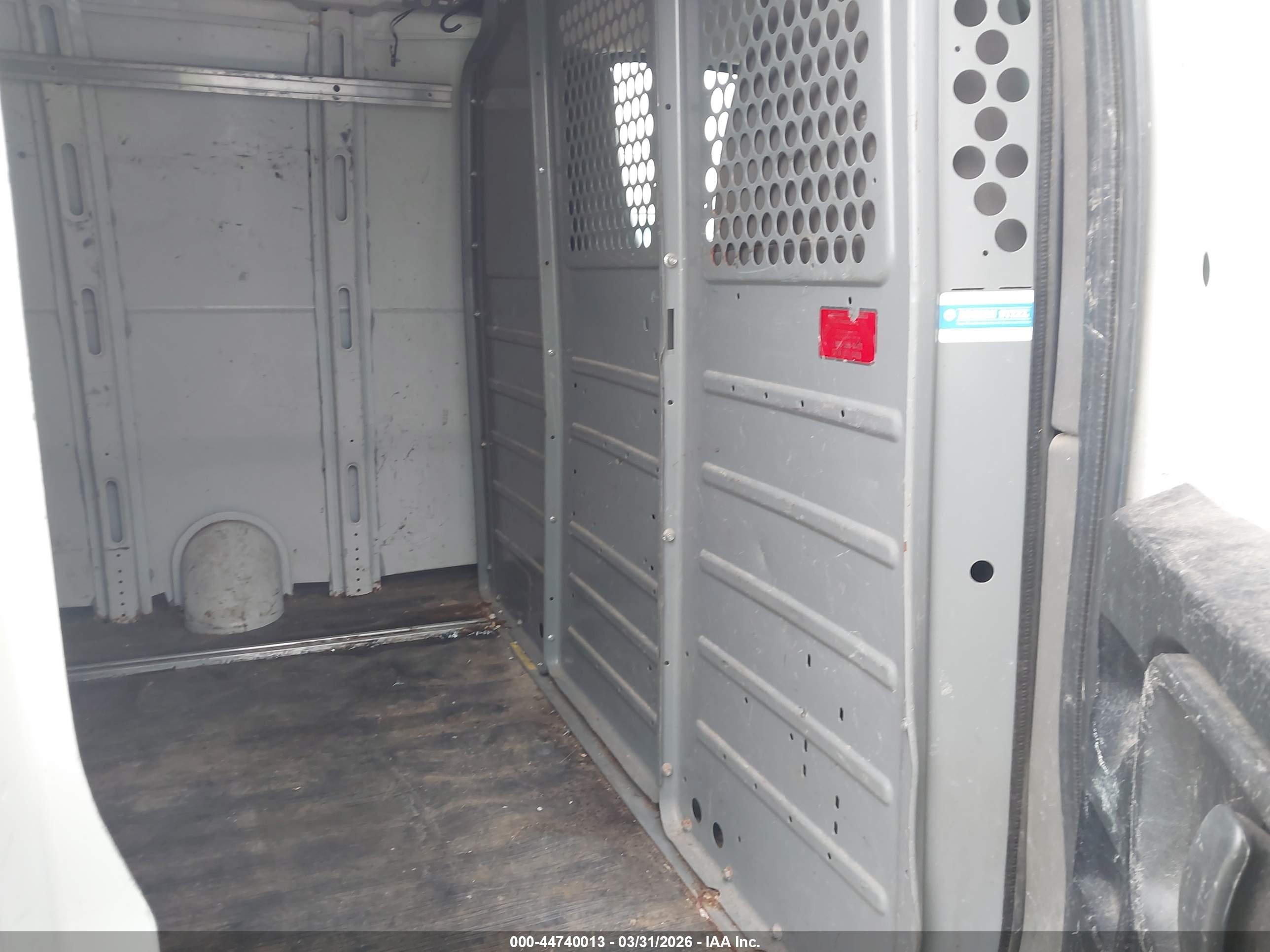 CHEVROLET EXPRESS image 8