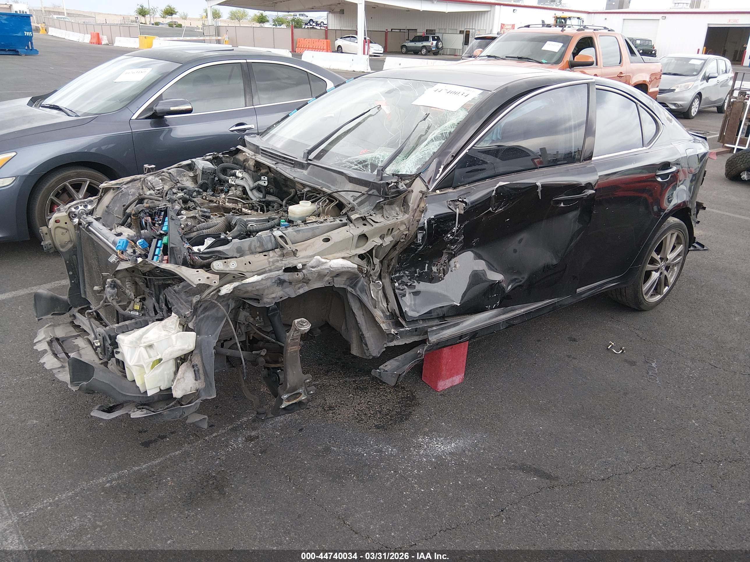 LEXUS IS image 2