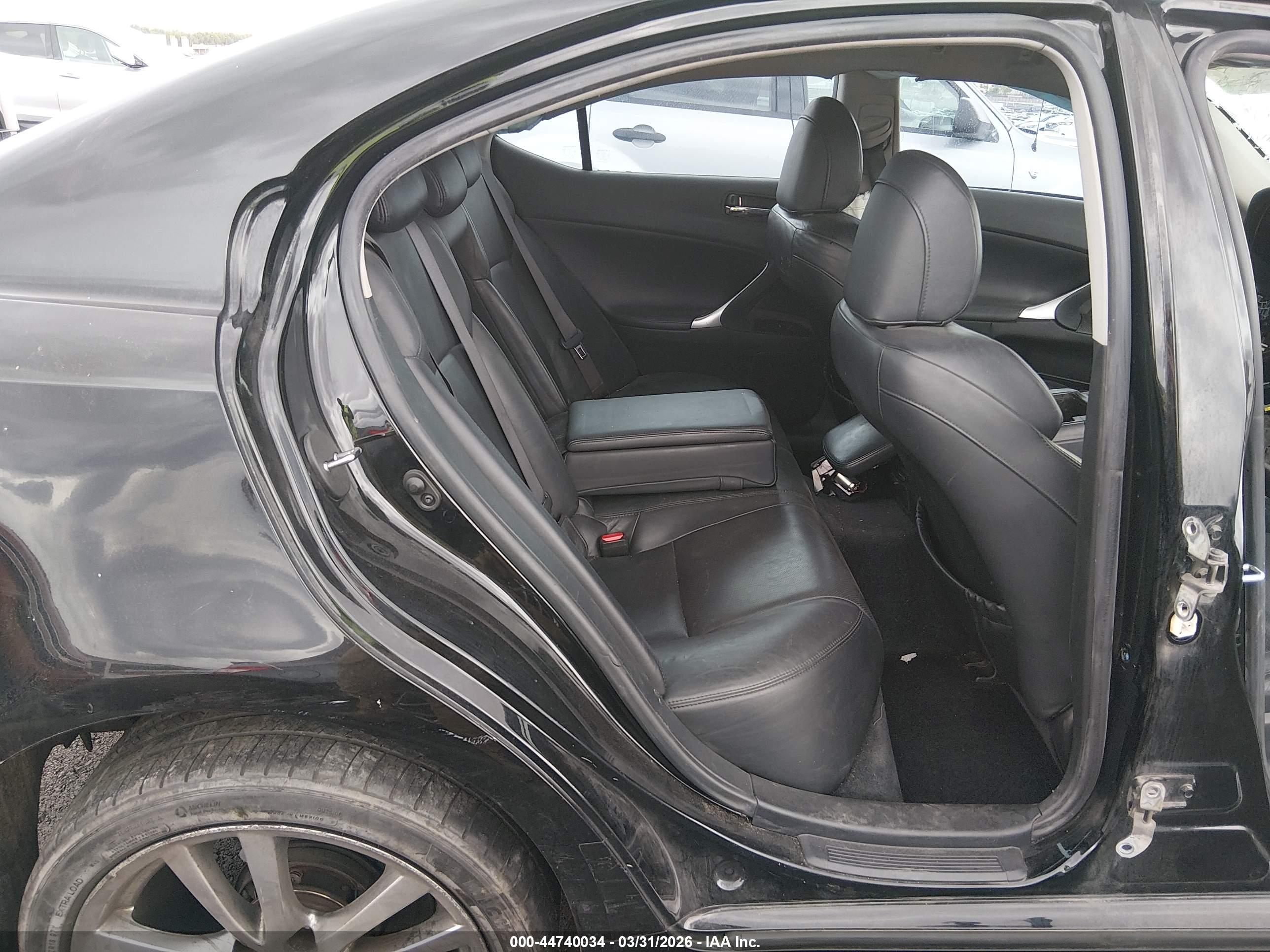 LEXUS IS image 8
