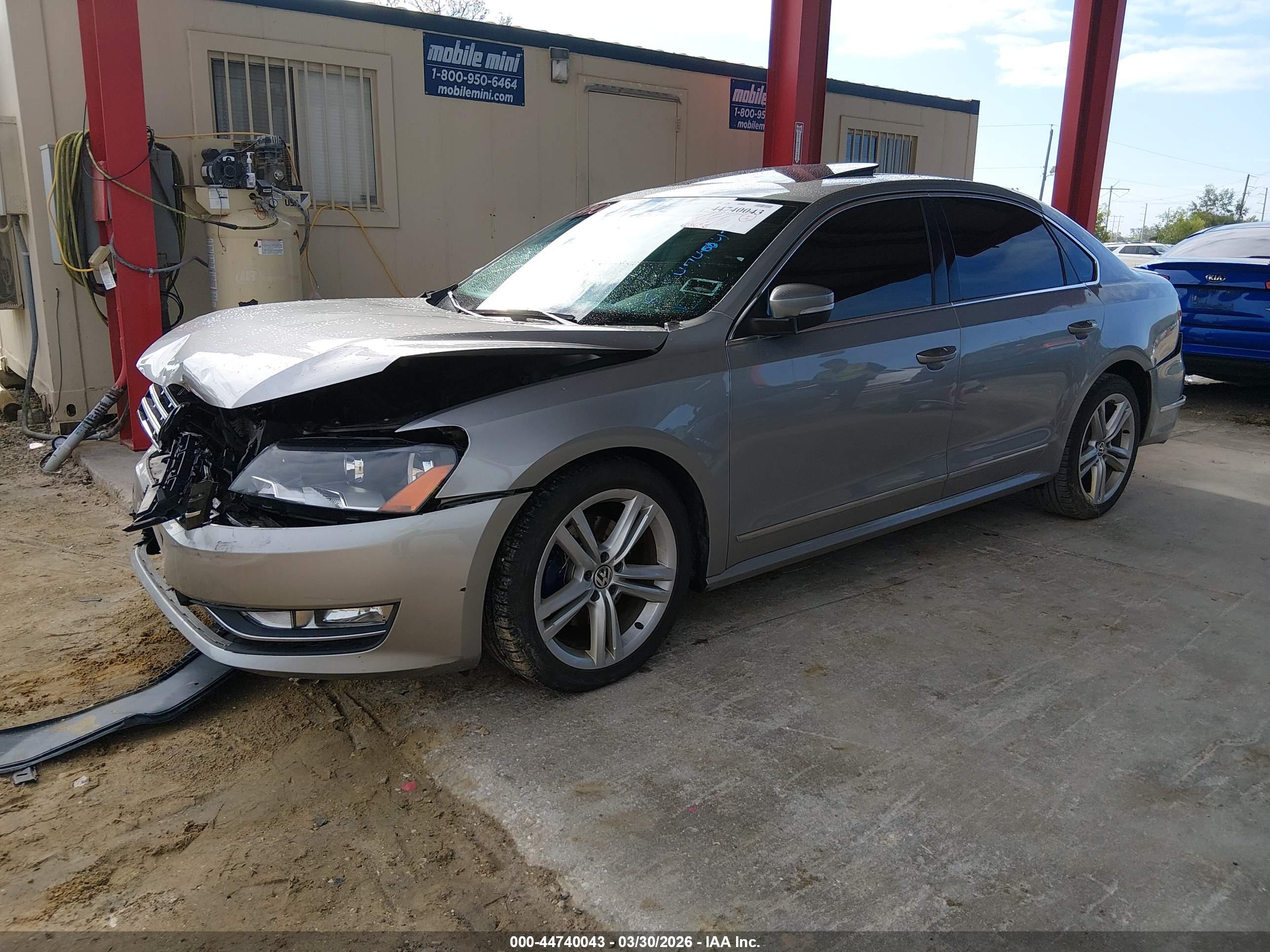 VOLKSWAGEN PASSAT image 2