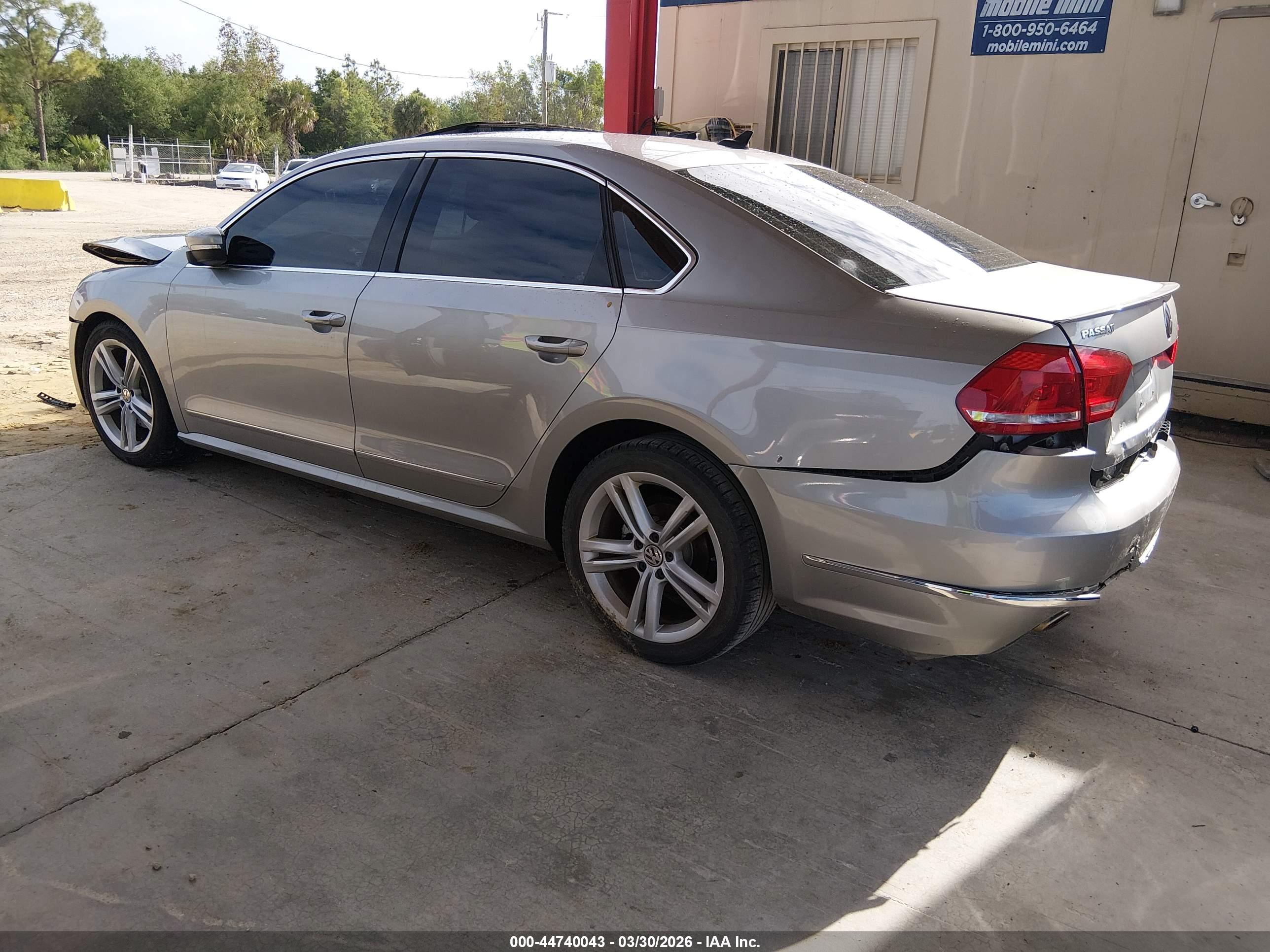 VOLKSWAGEN PASSAT image 3