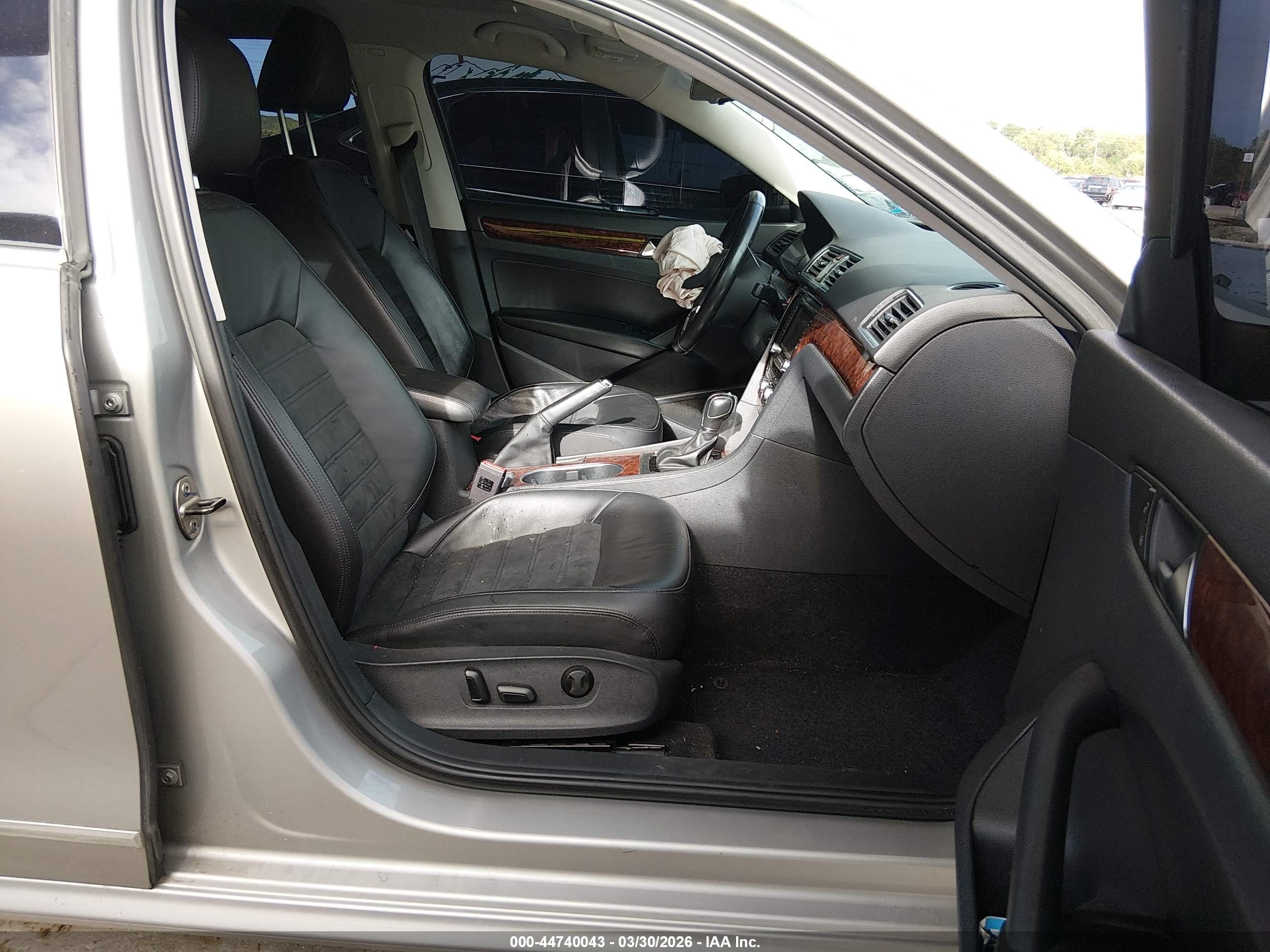 VOLKSWAGEN PASSAT image 5