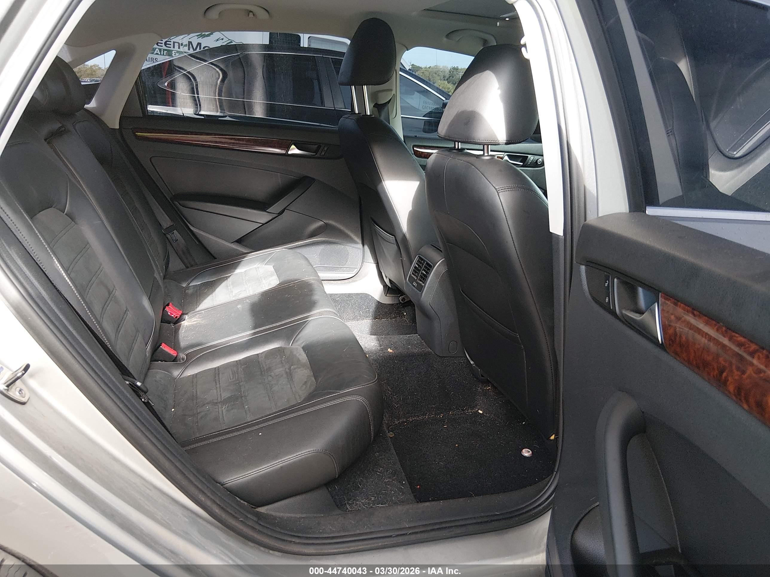 VOLKSWAGEN PASSAT image 8
