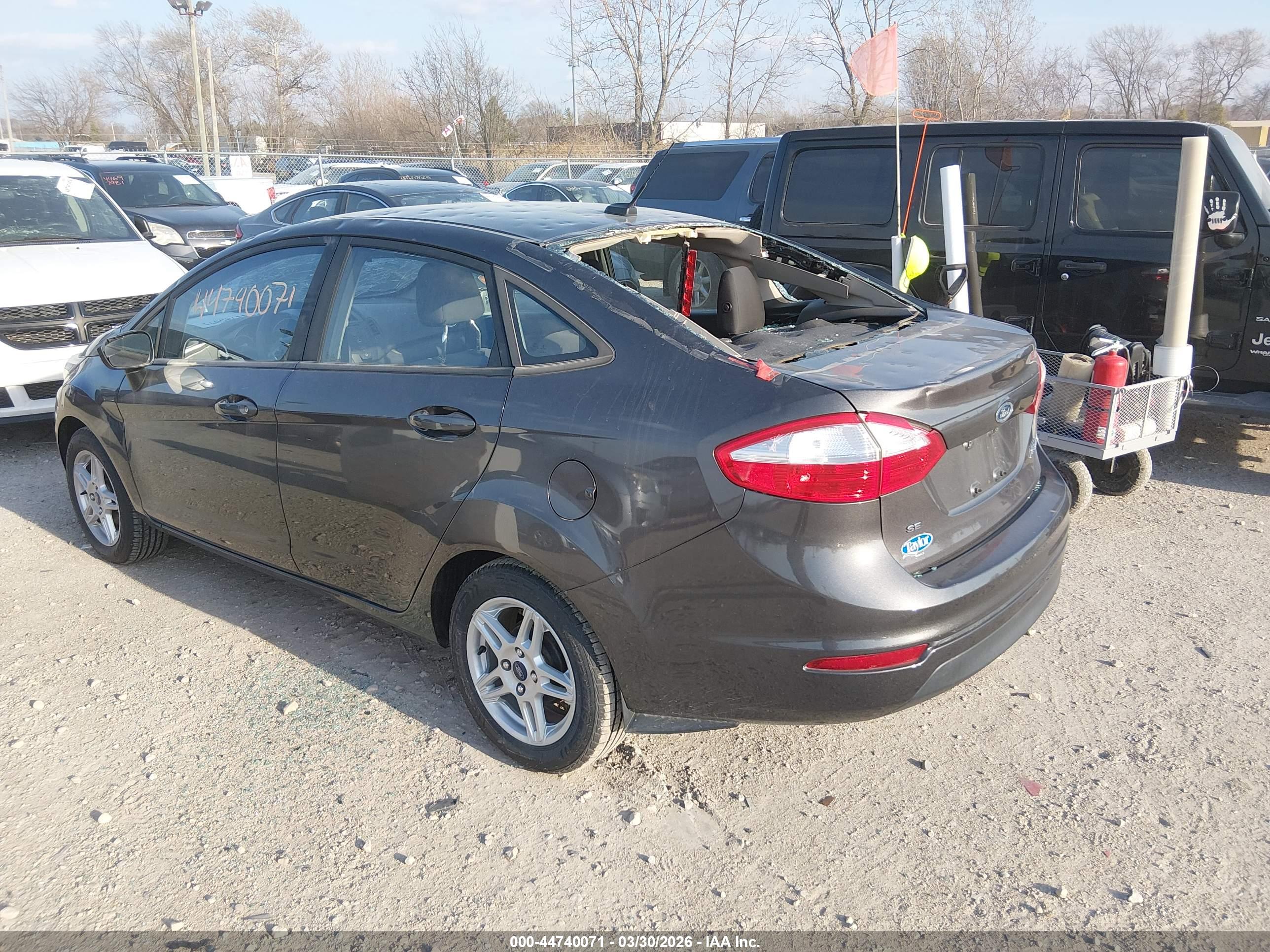 FORD FIESTA image 3