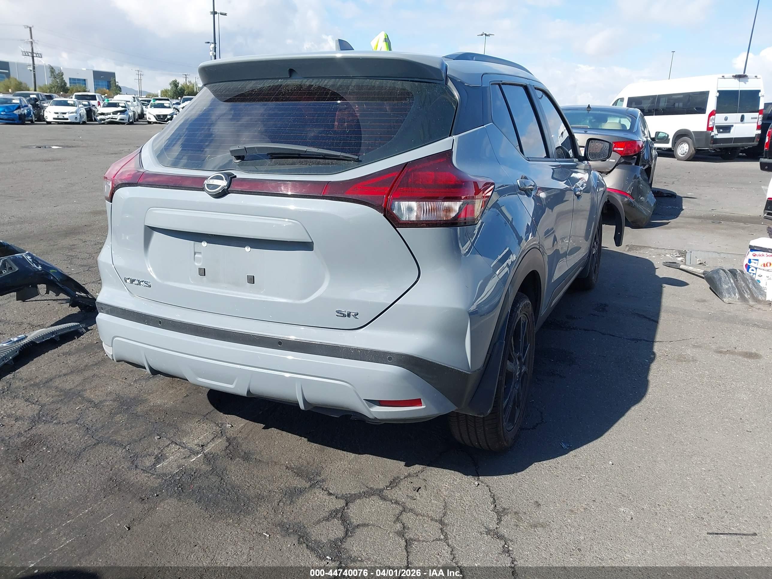 NISSAN KICKS image 4