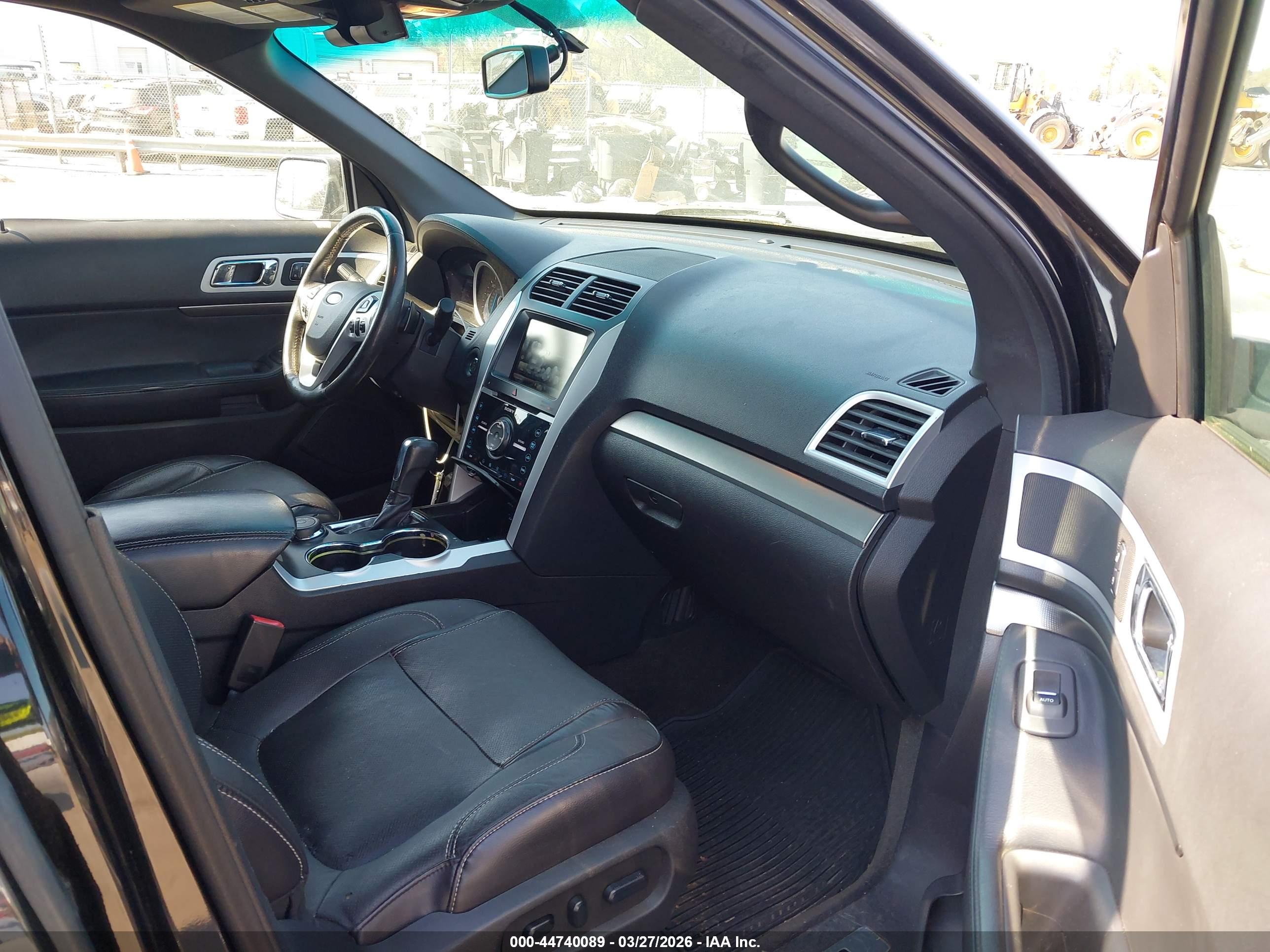 FORD EXPLORER image 5