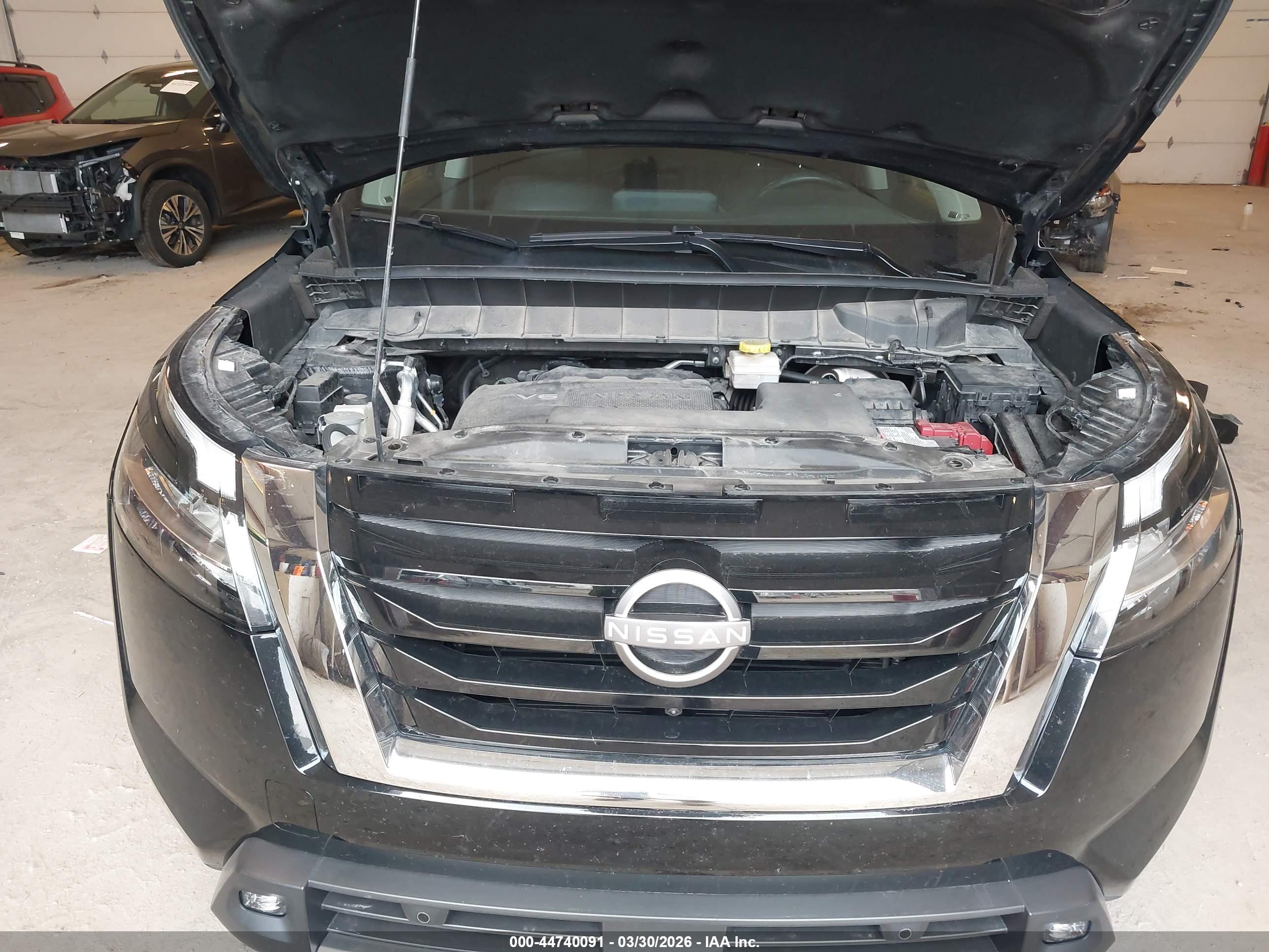 NISSAN PATHFINDER image 10