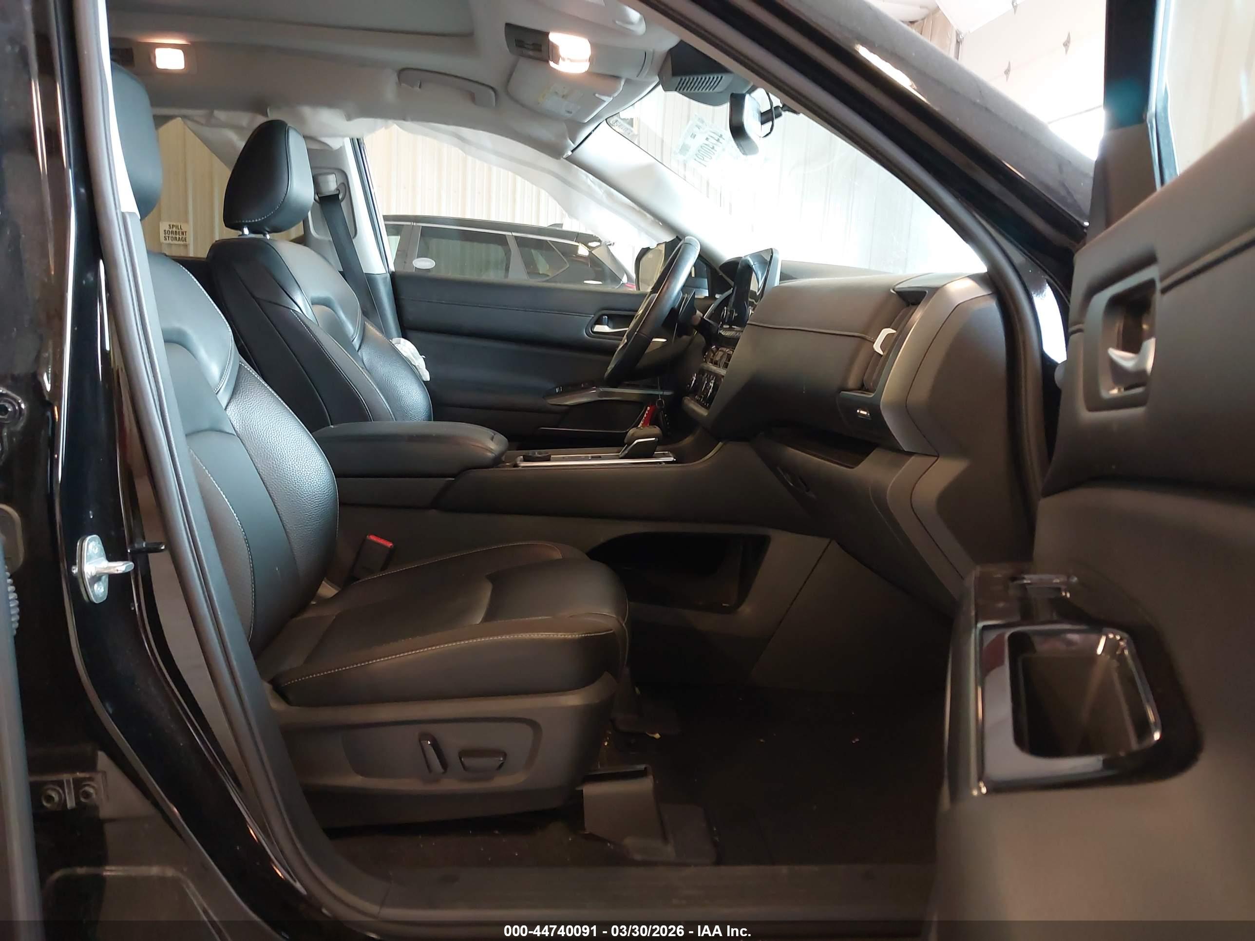 NISSAN PATHFINDER image 5