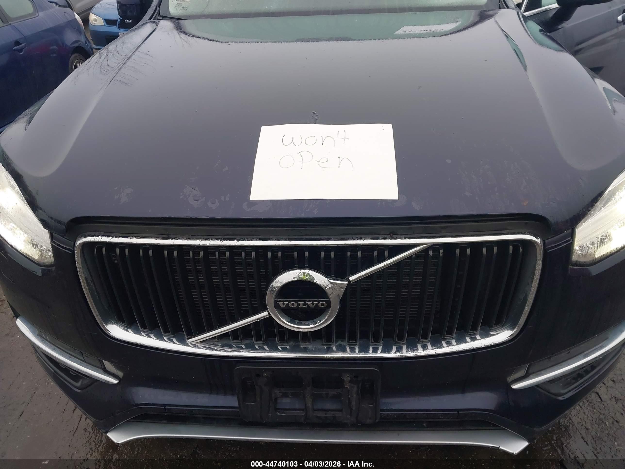 VOLVO XC90 image 10