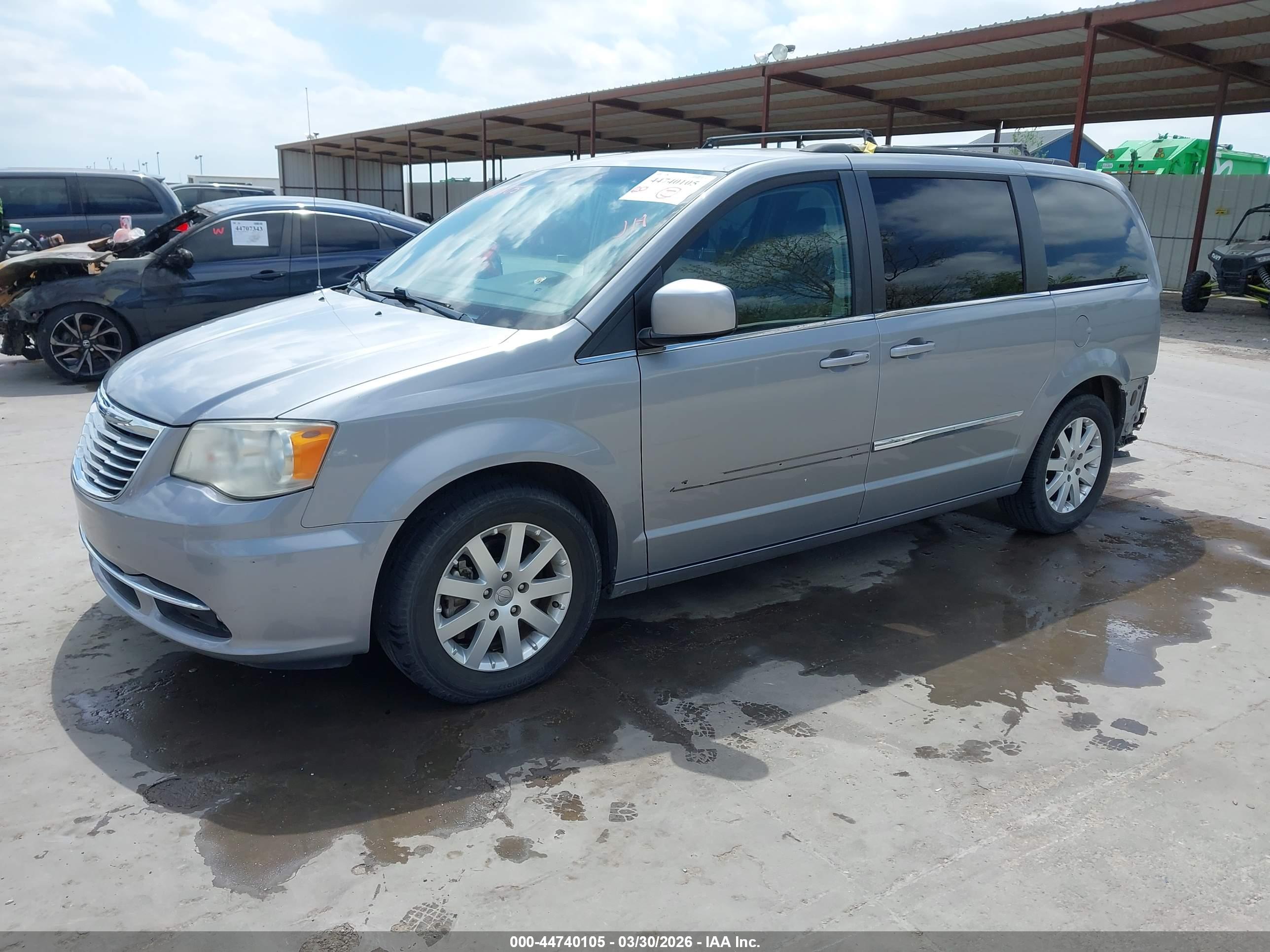 CHRYSLER TOWN image 2