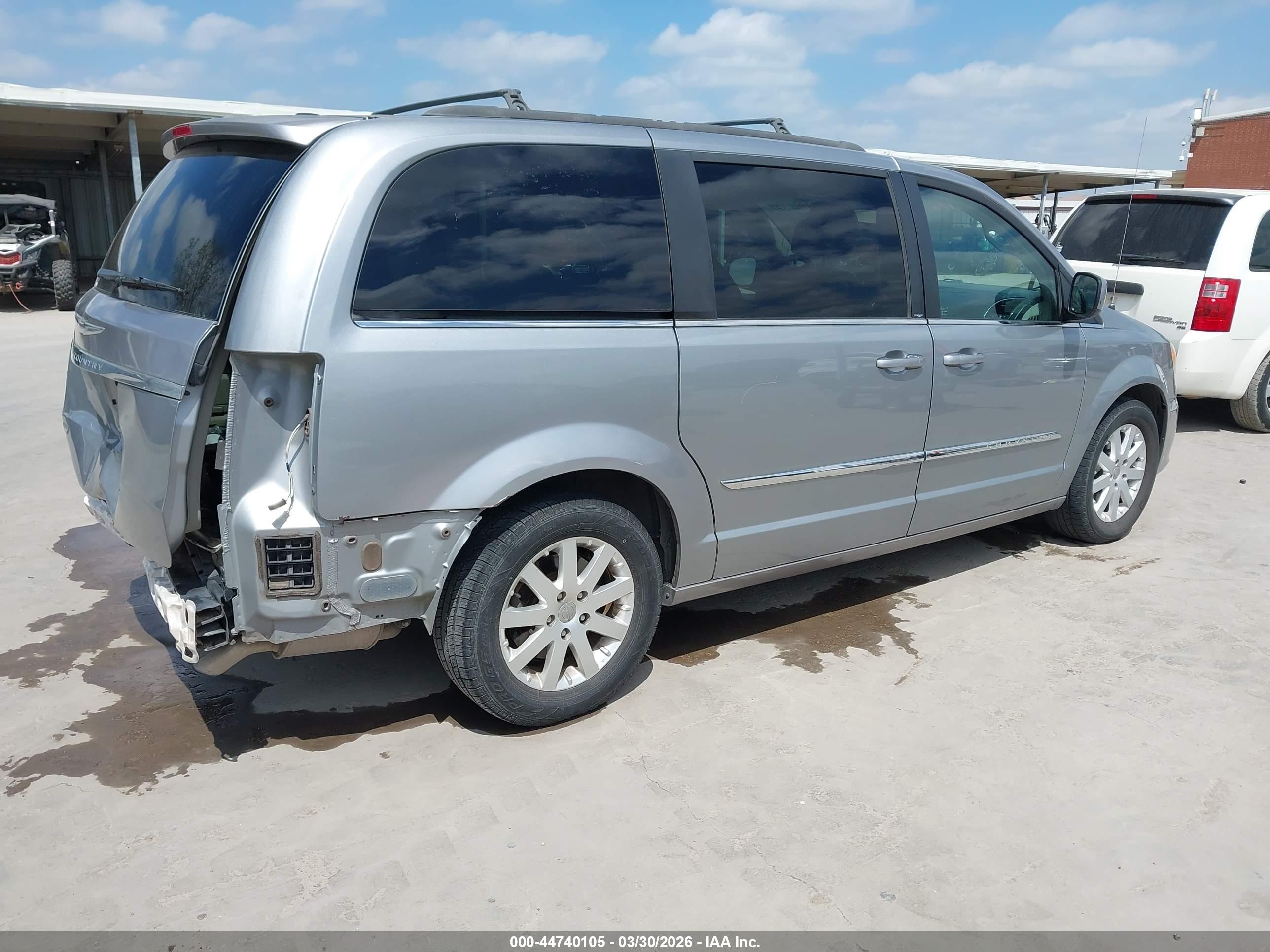 CHRYSLER TOWN image 4