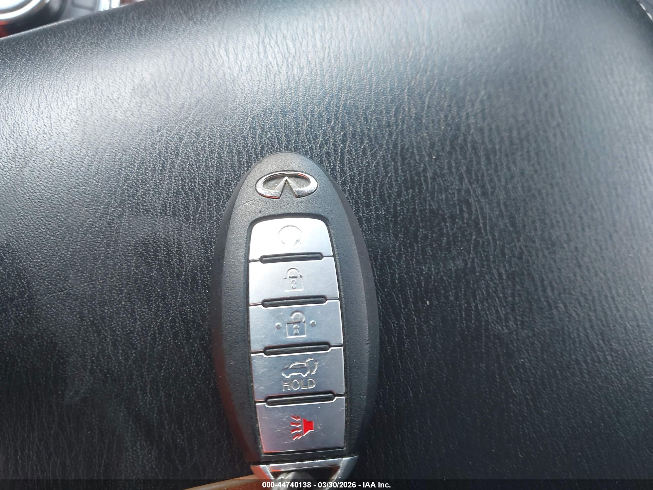 INFINITI QX80 image 11