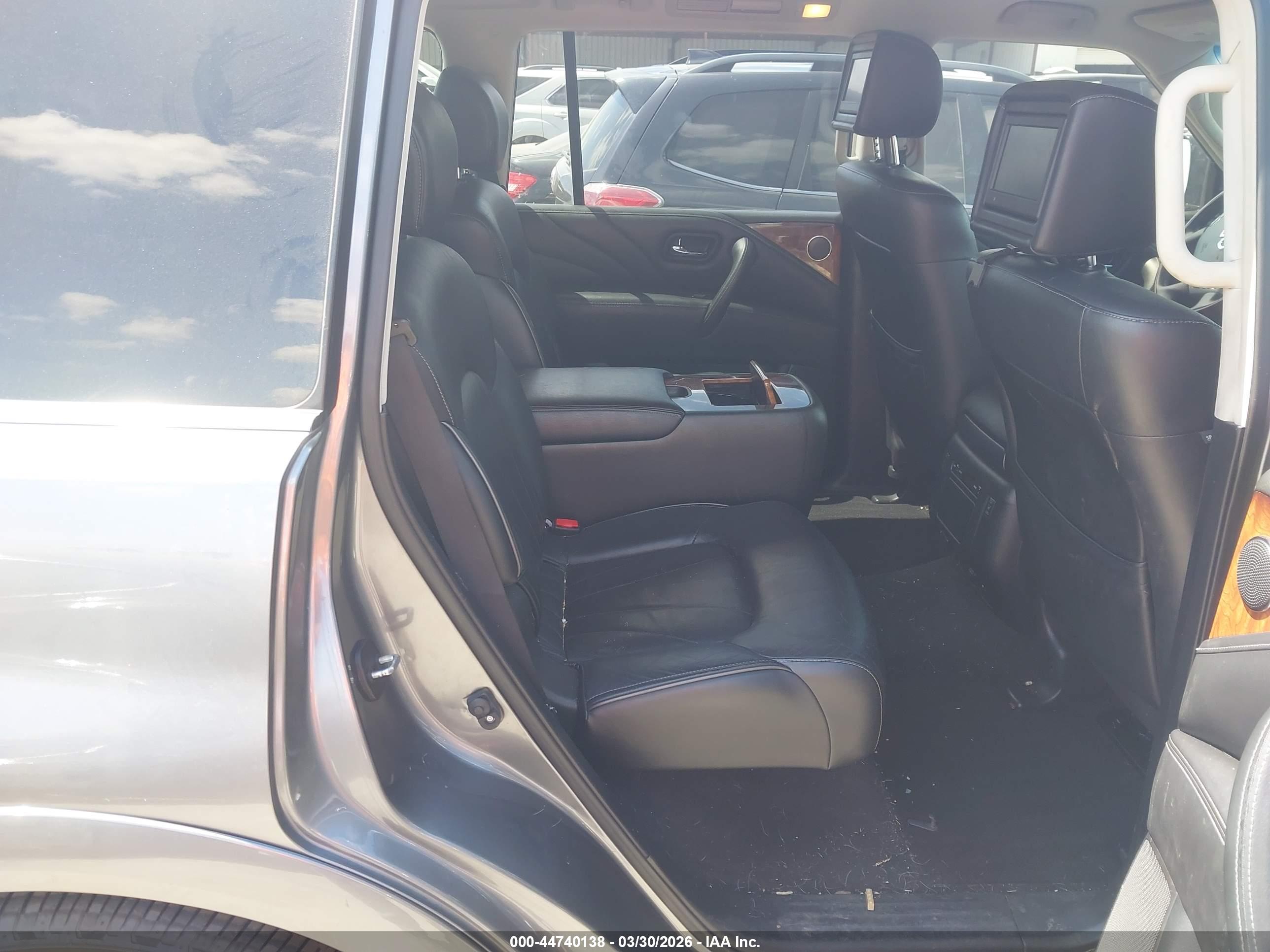 INFINITI QX80 image 8
