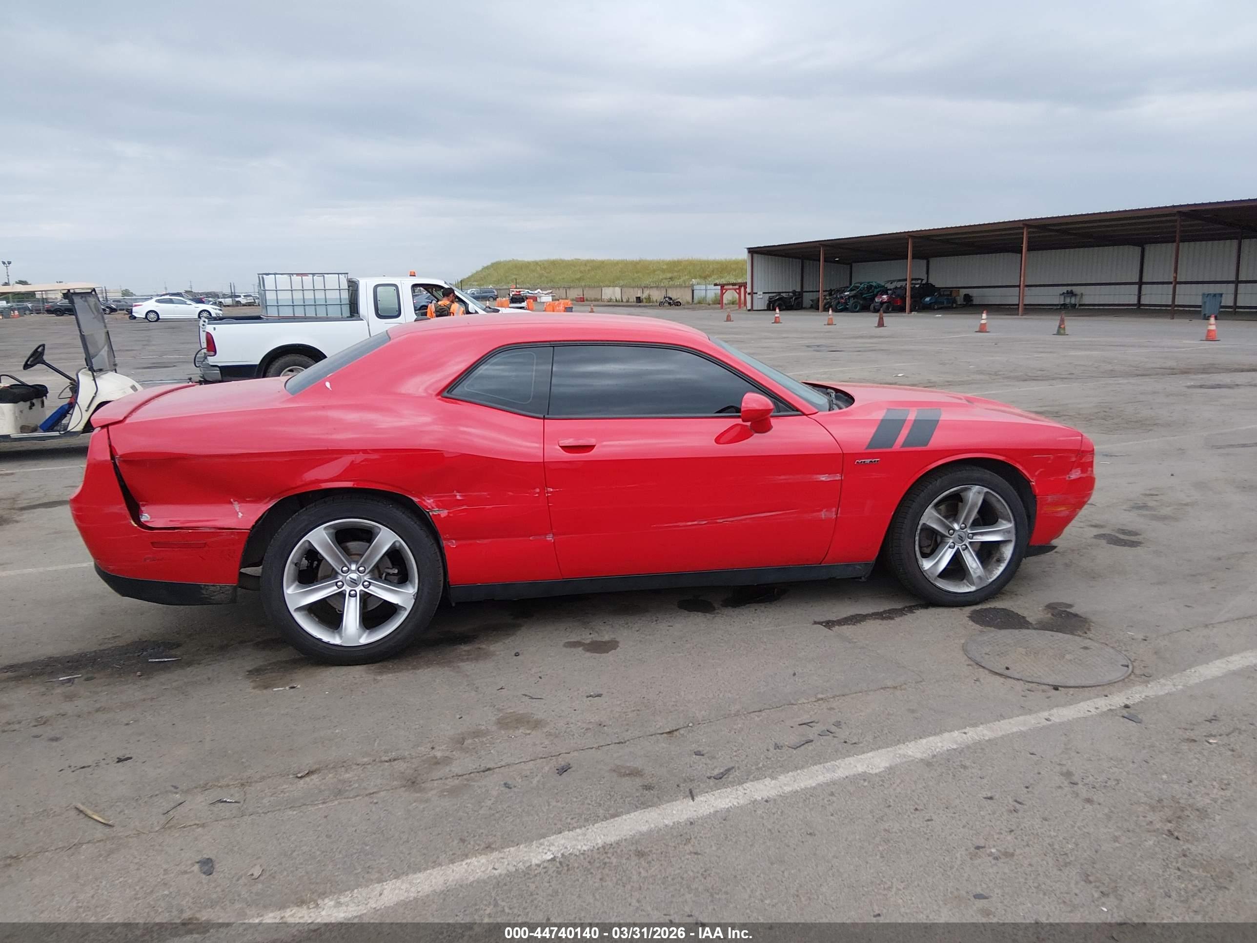 DODGE CHALLENGER image 6