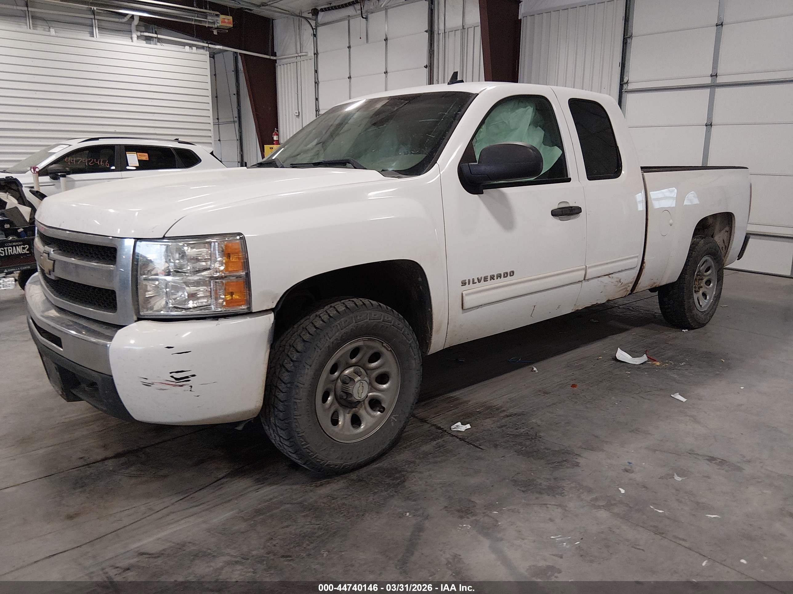 CHEVROLET SILVERADO image 2
