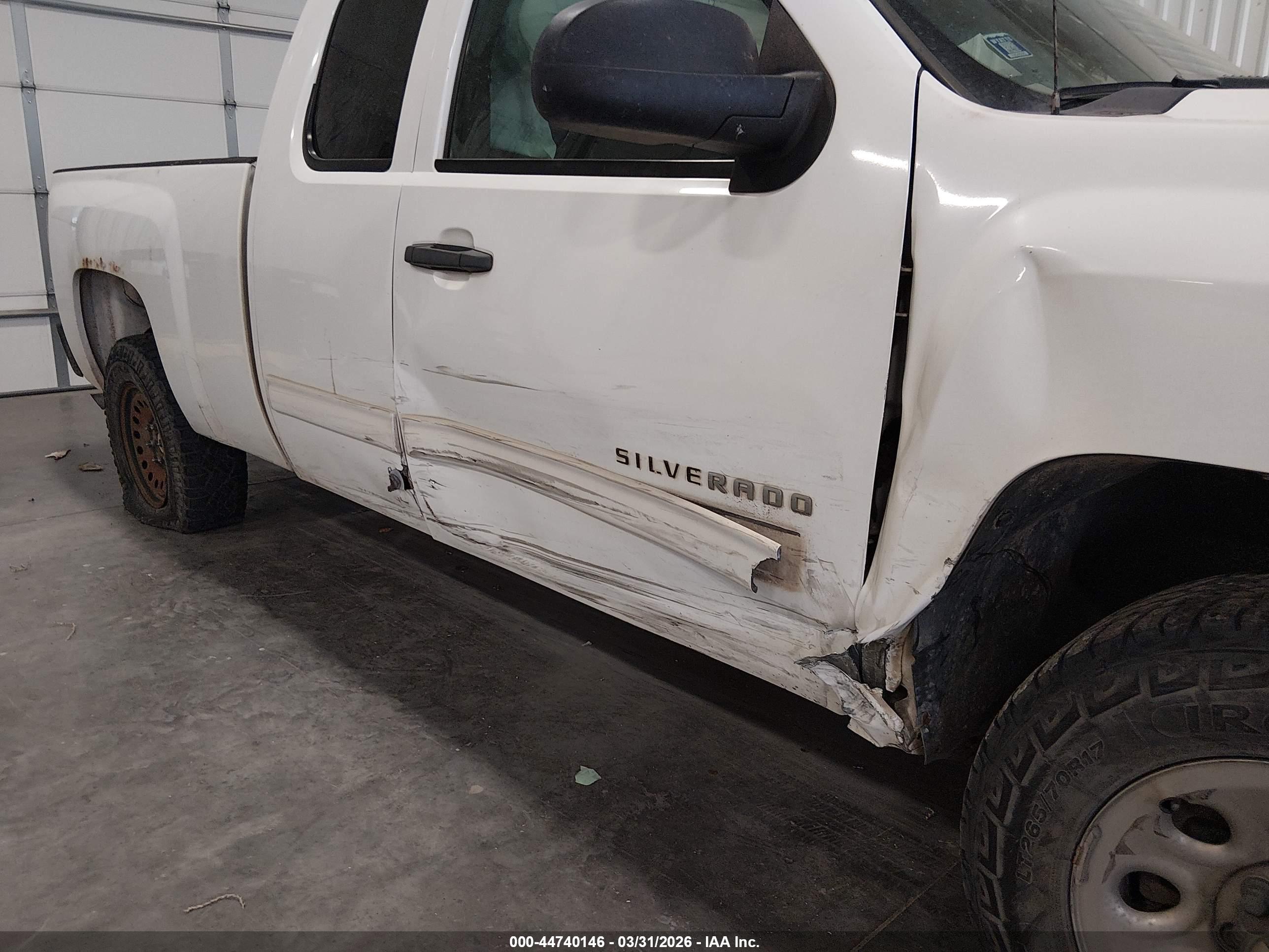 CHEVROLET SILVERADO image 6