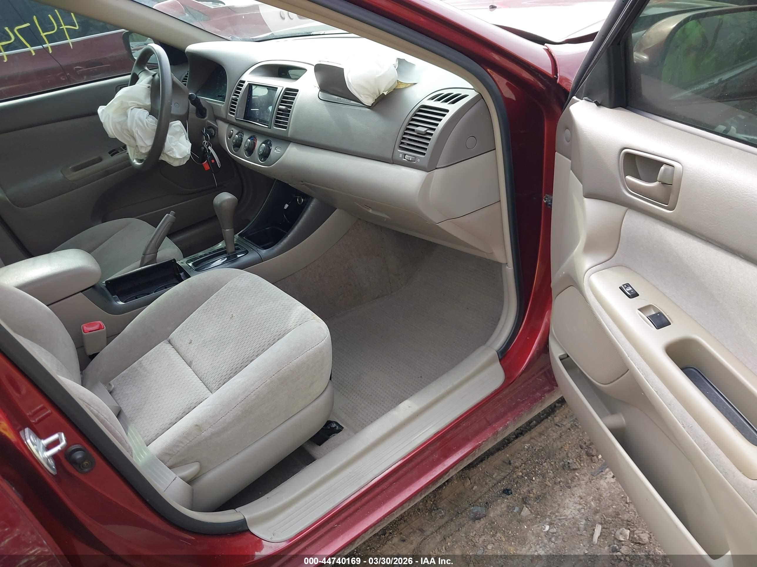 TOYOTA CAMRY image 5
