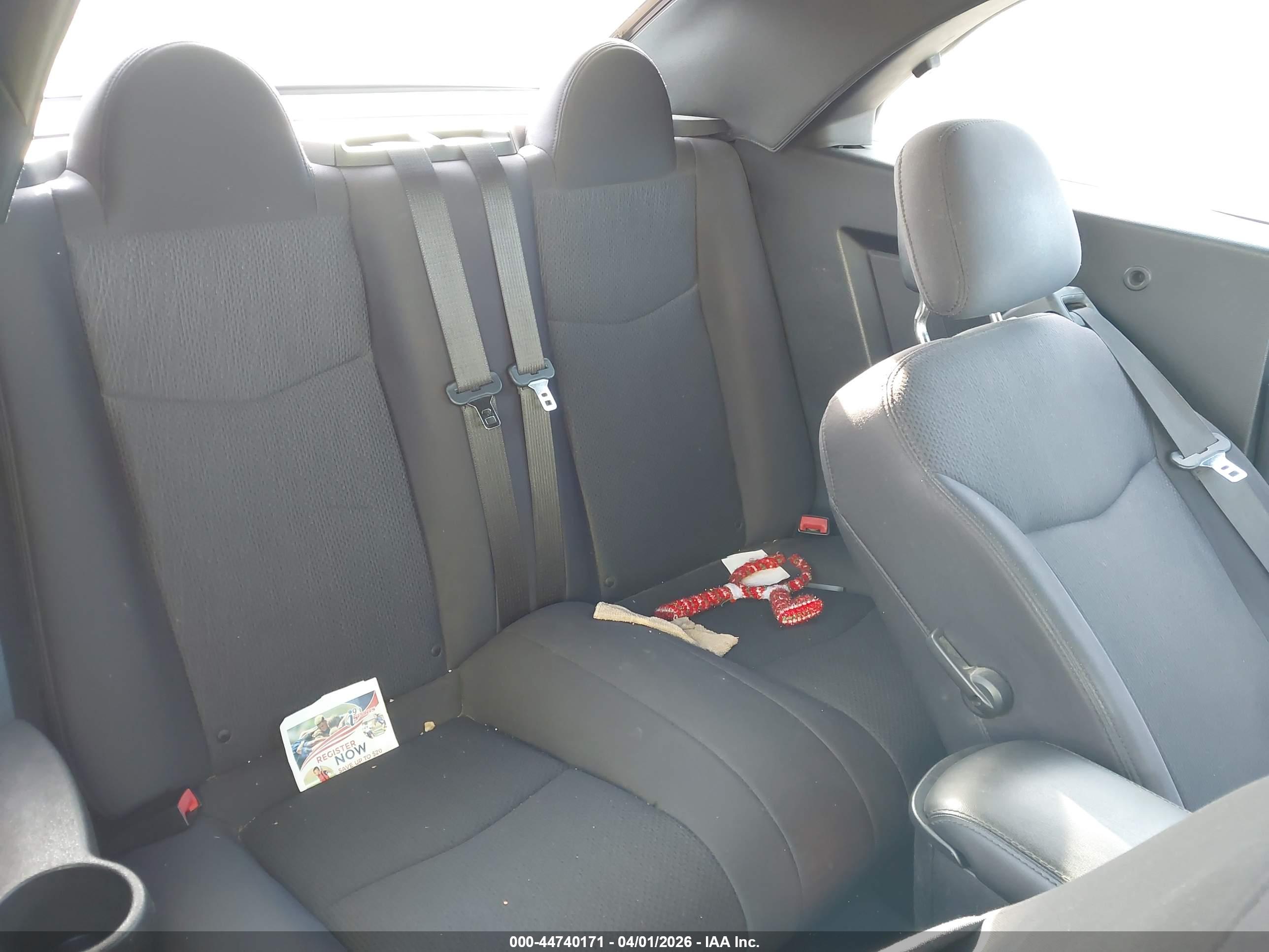 CHRYSLER 200 image 8