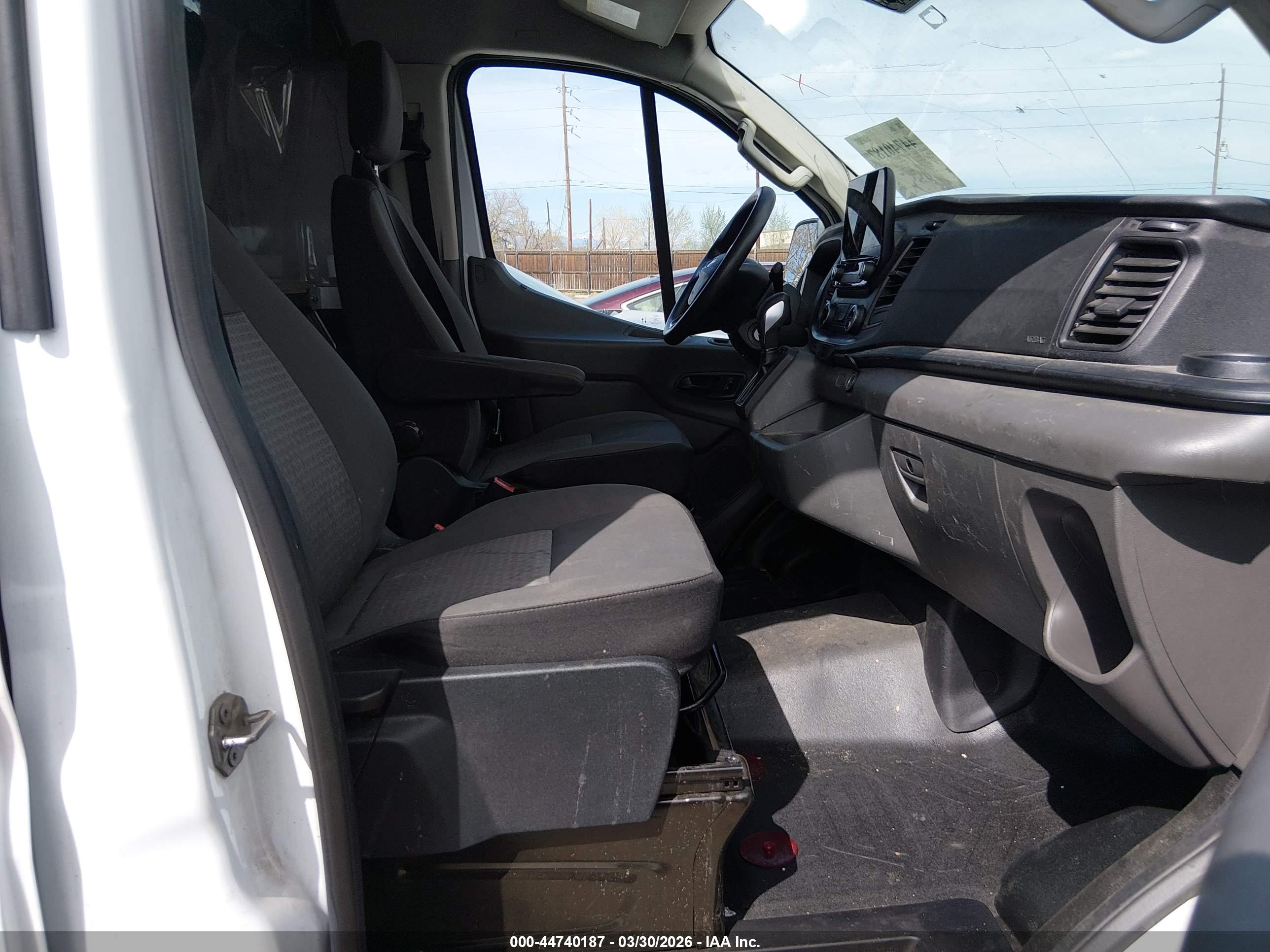 FORD TRANSIT-150 image 5