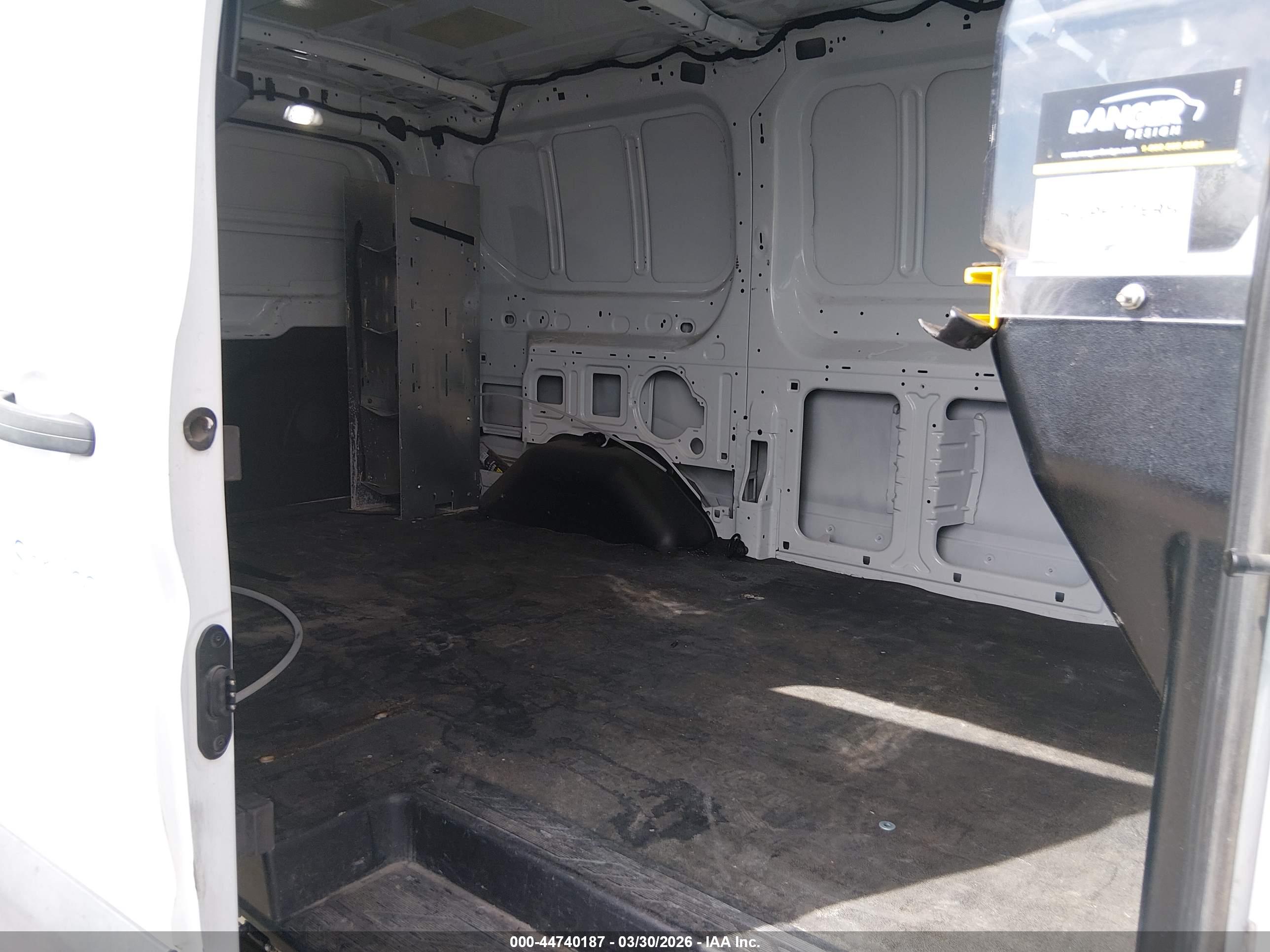 FORD TRANSIT-150 image 8