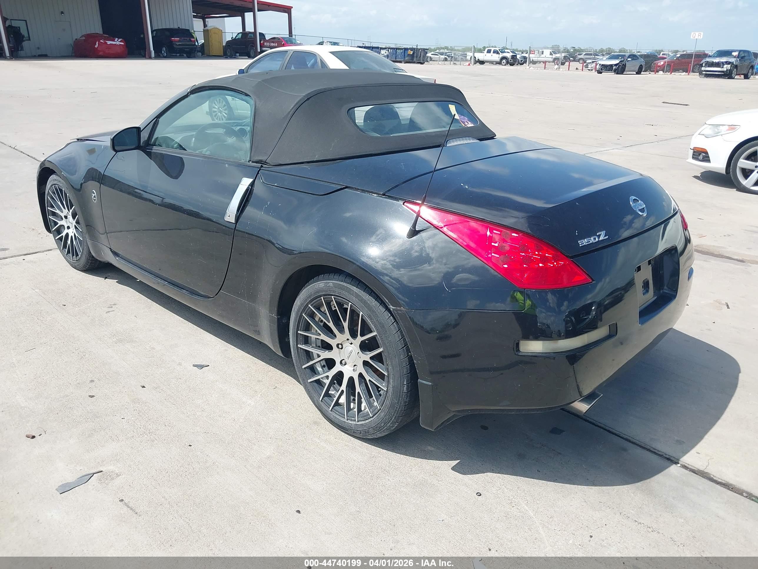 NISSAN 350Z image 3