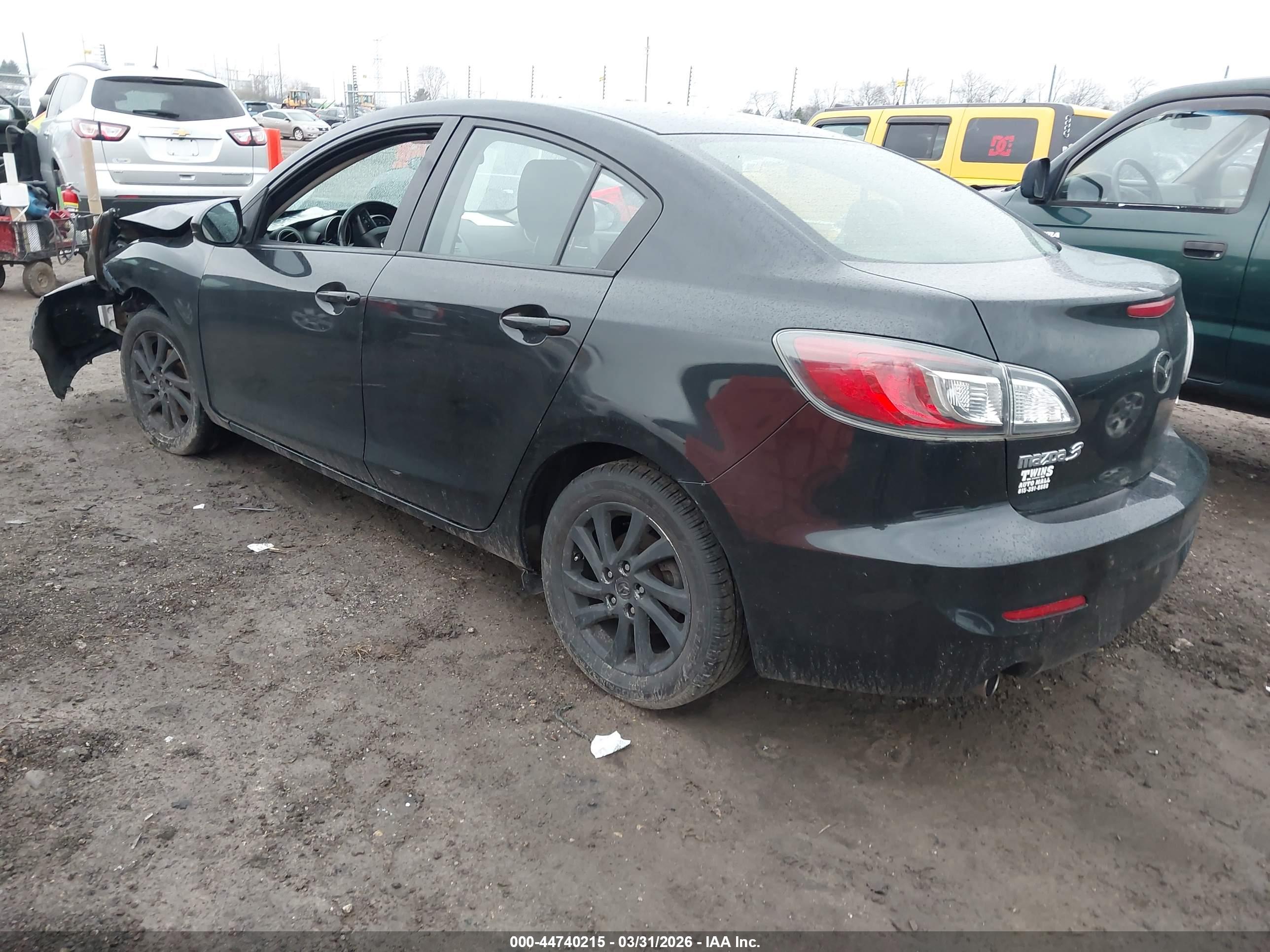 MAZDA MAZDA3 image 3