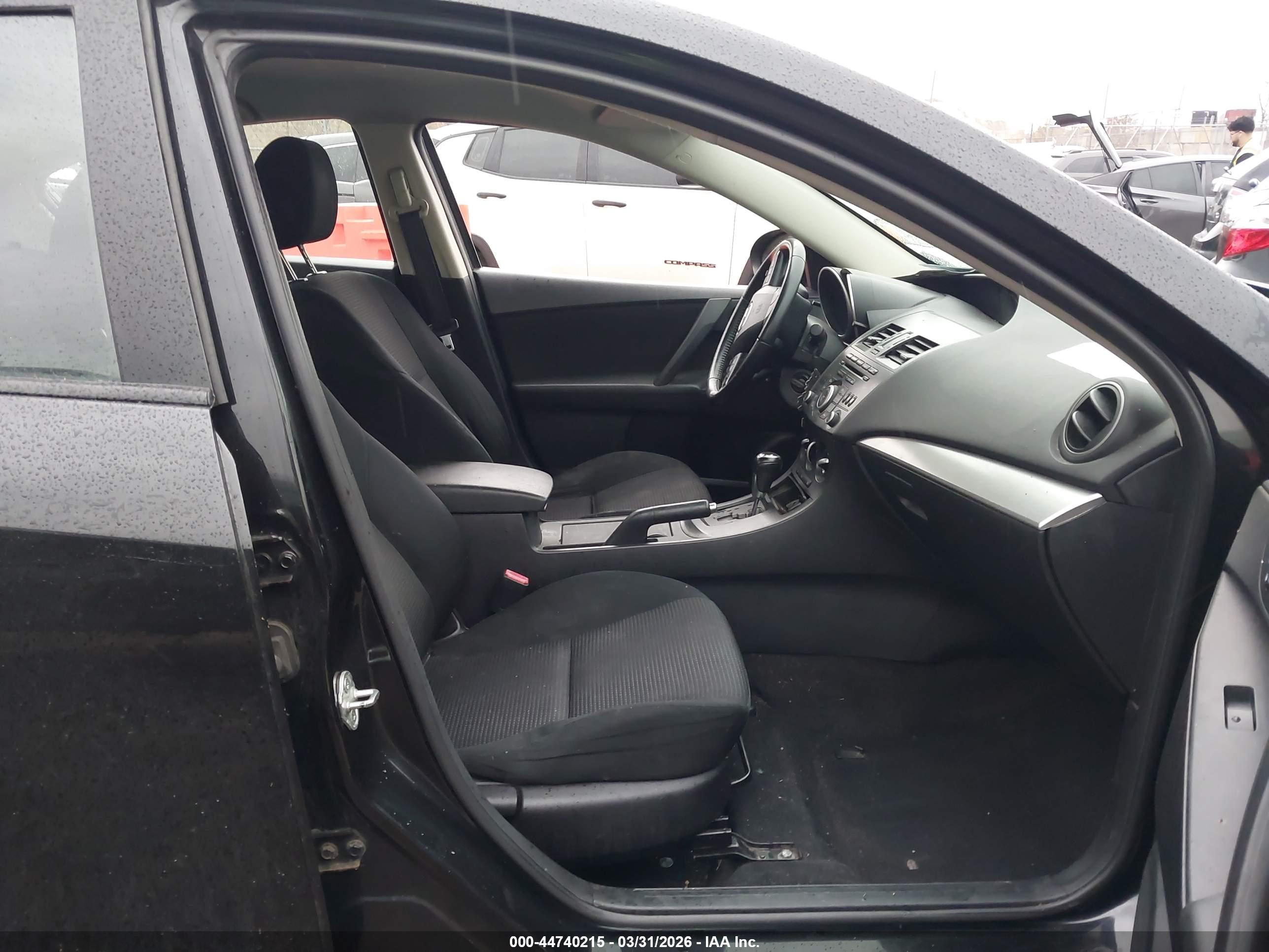MAZDA MAZDA3 image 5