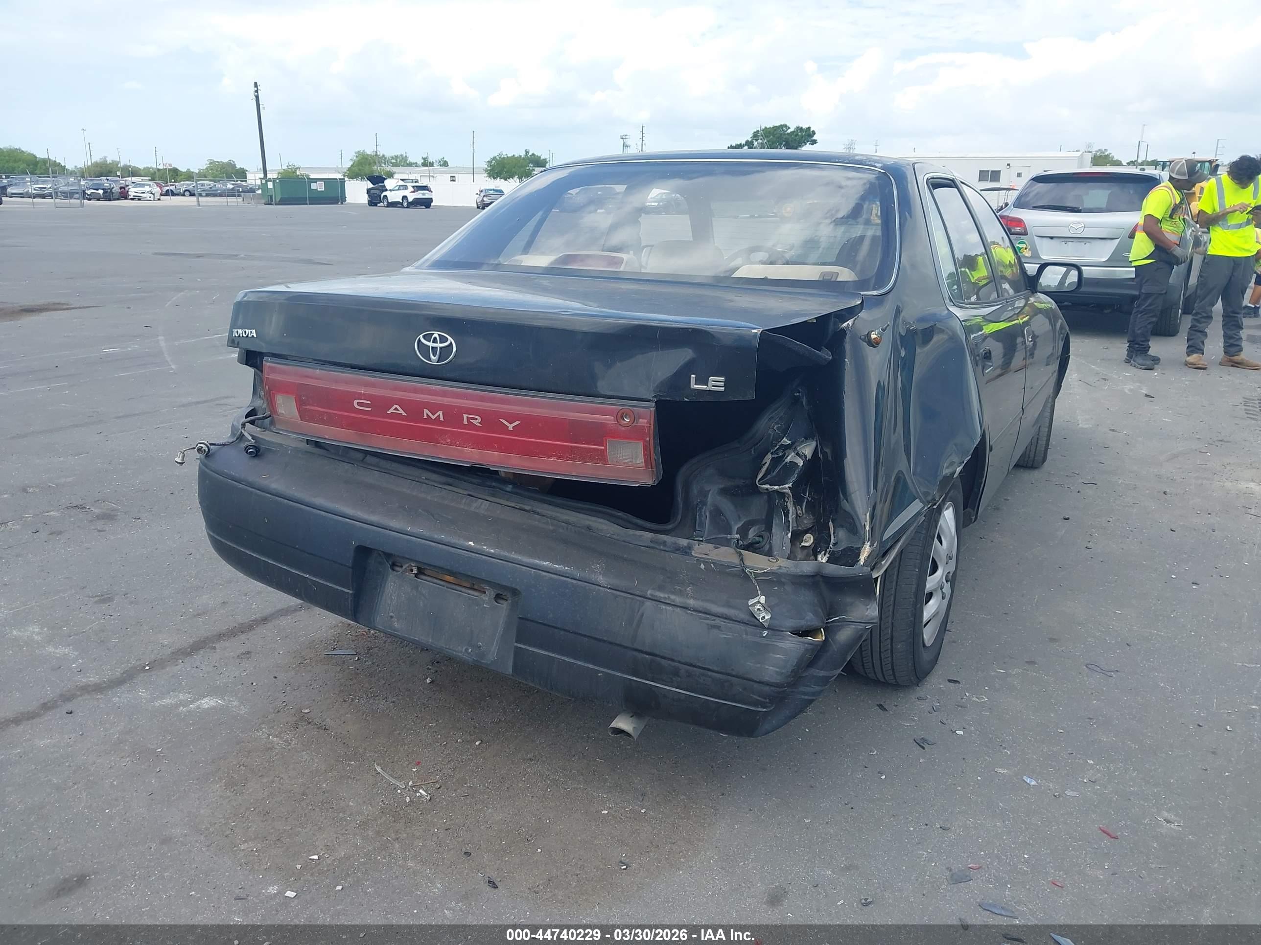 TOYOTA CAMRY image 4