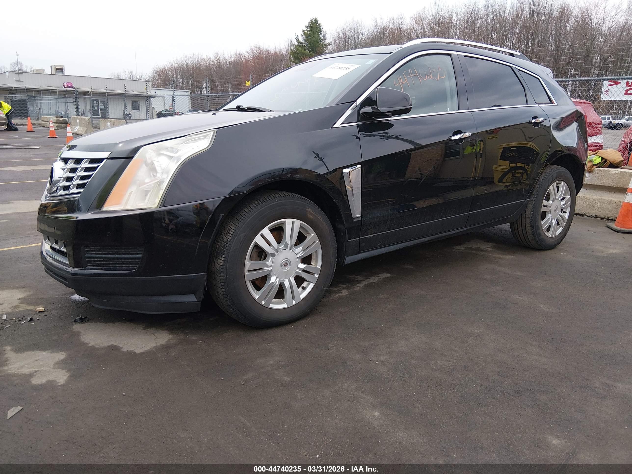 CADILLAC SRX image 2