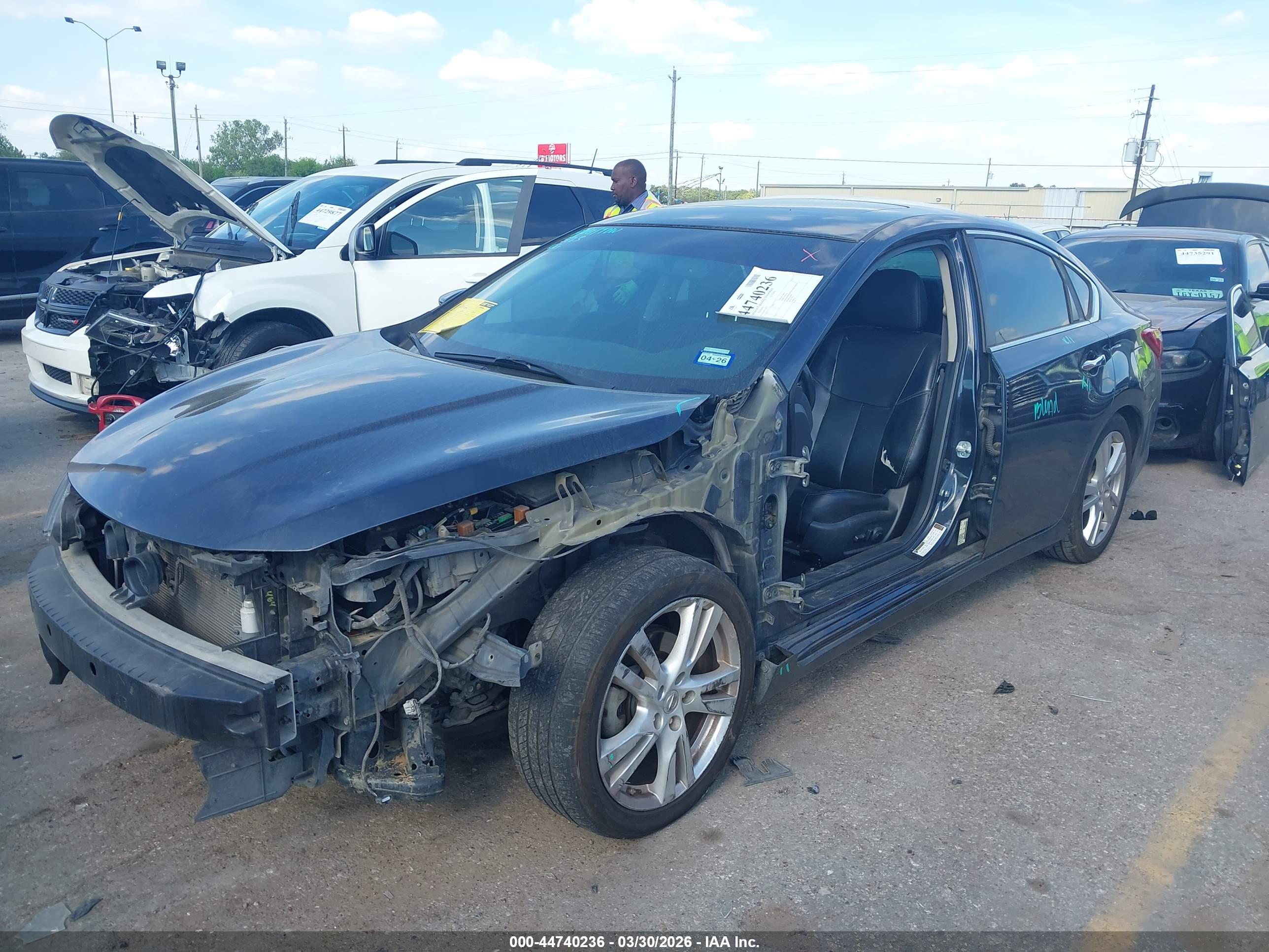 NISSAN ALTIMA image 2