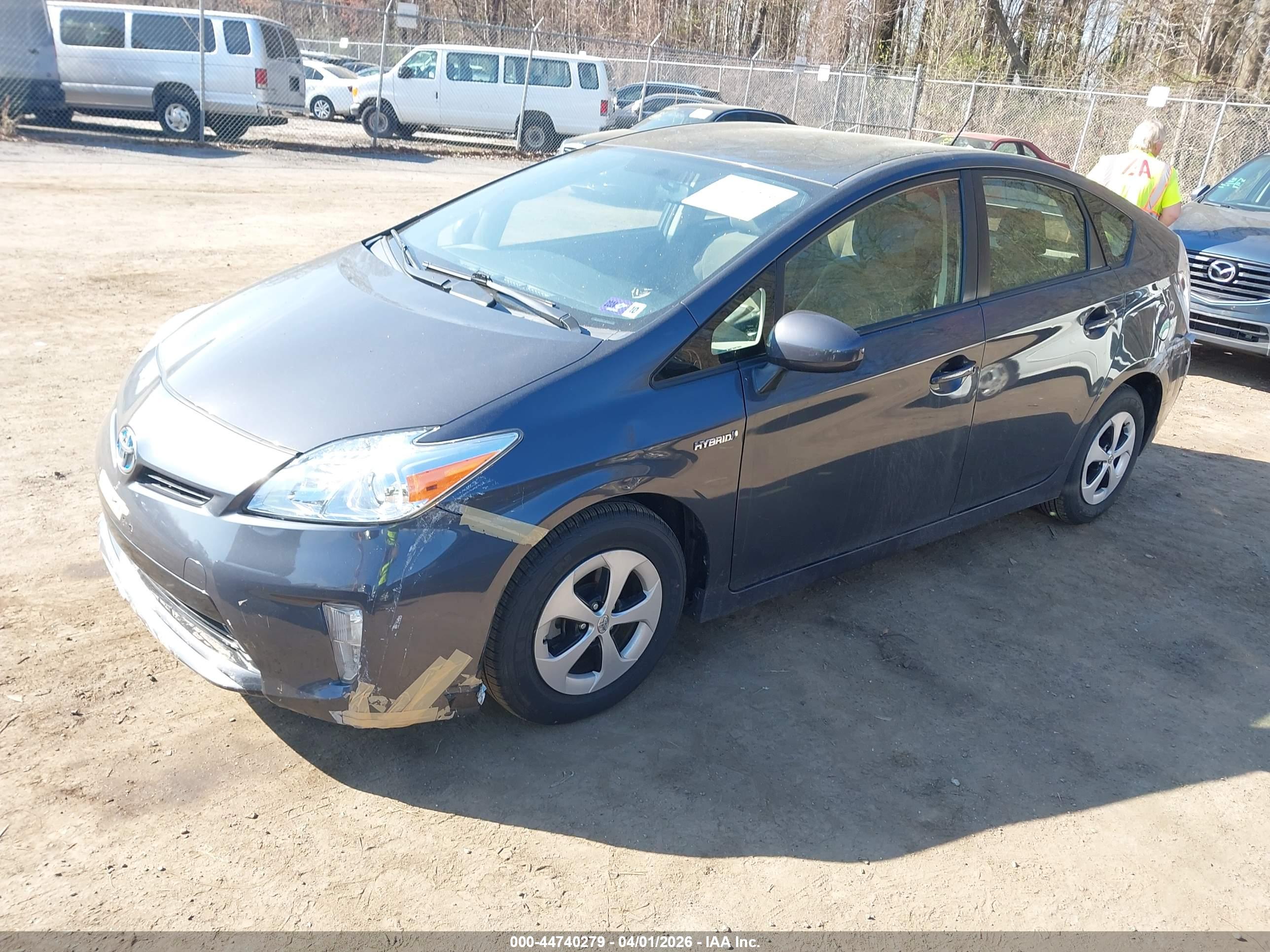 TOYOTA PRIUS image 2