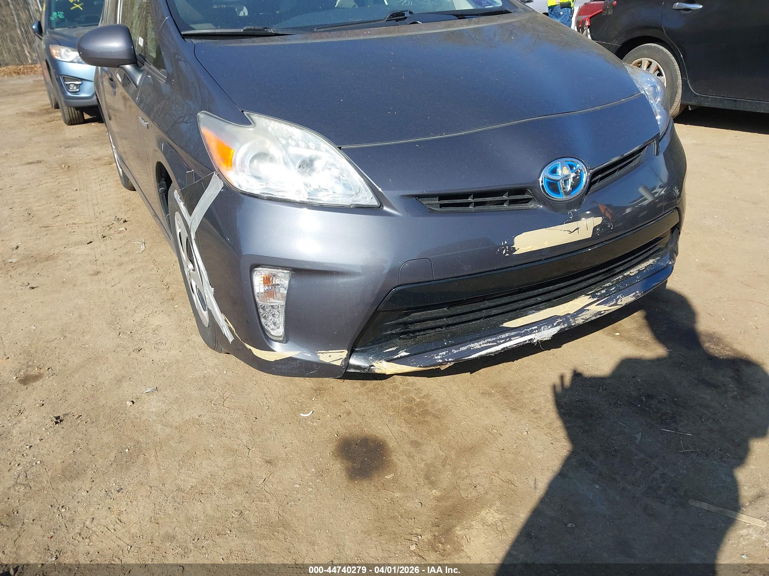 TOYOTA PRIUS image 6