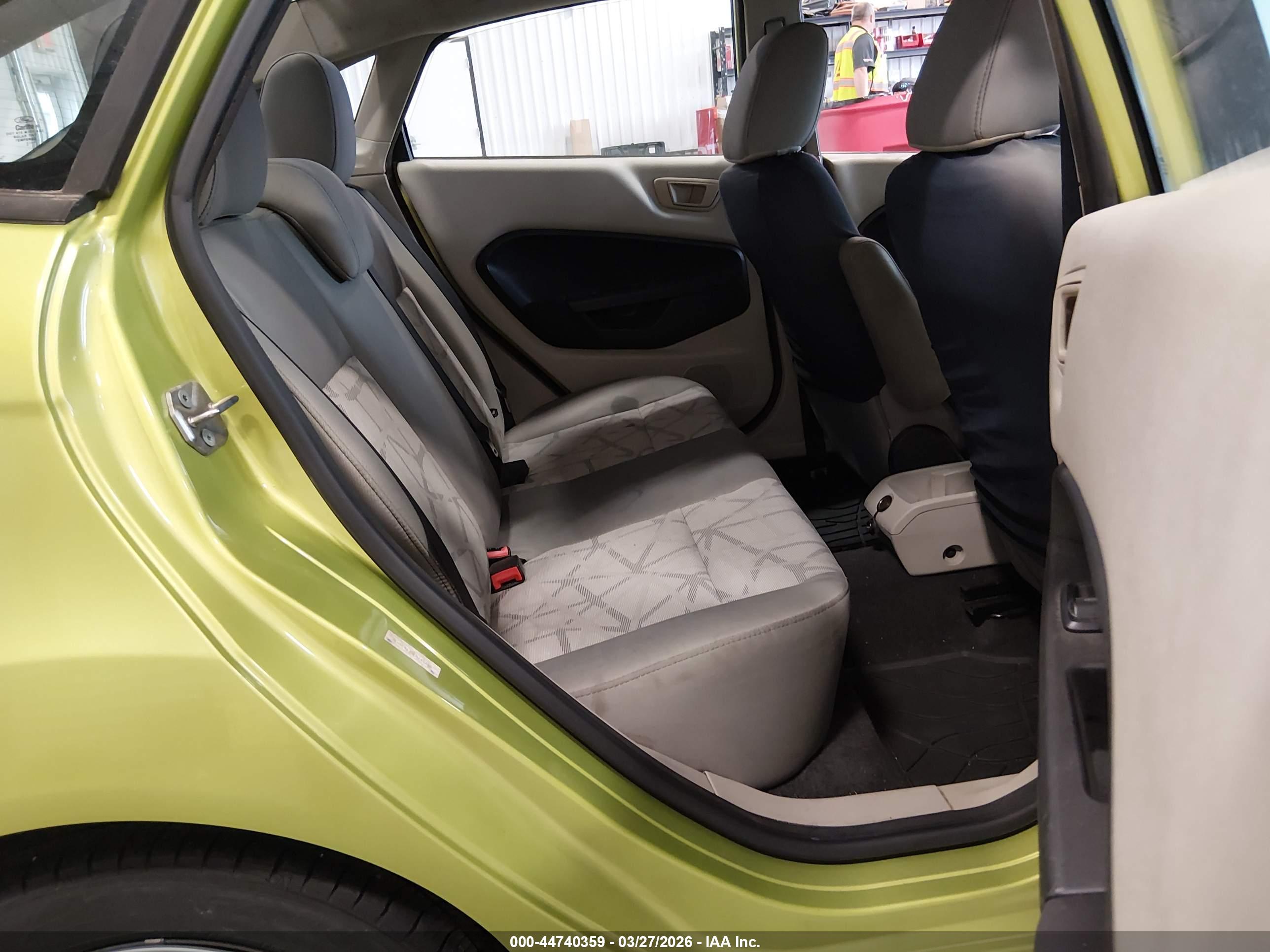 FORD FIESTA image 8