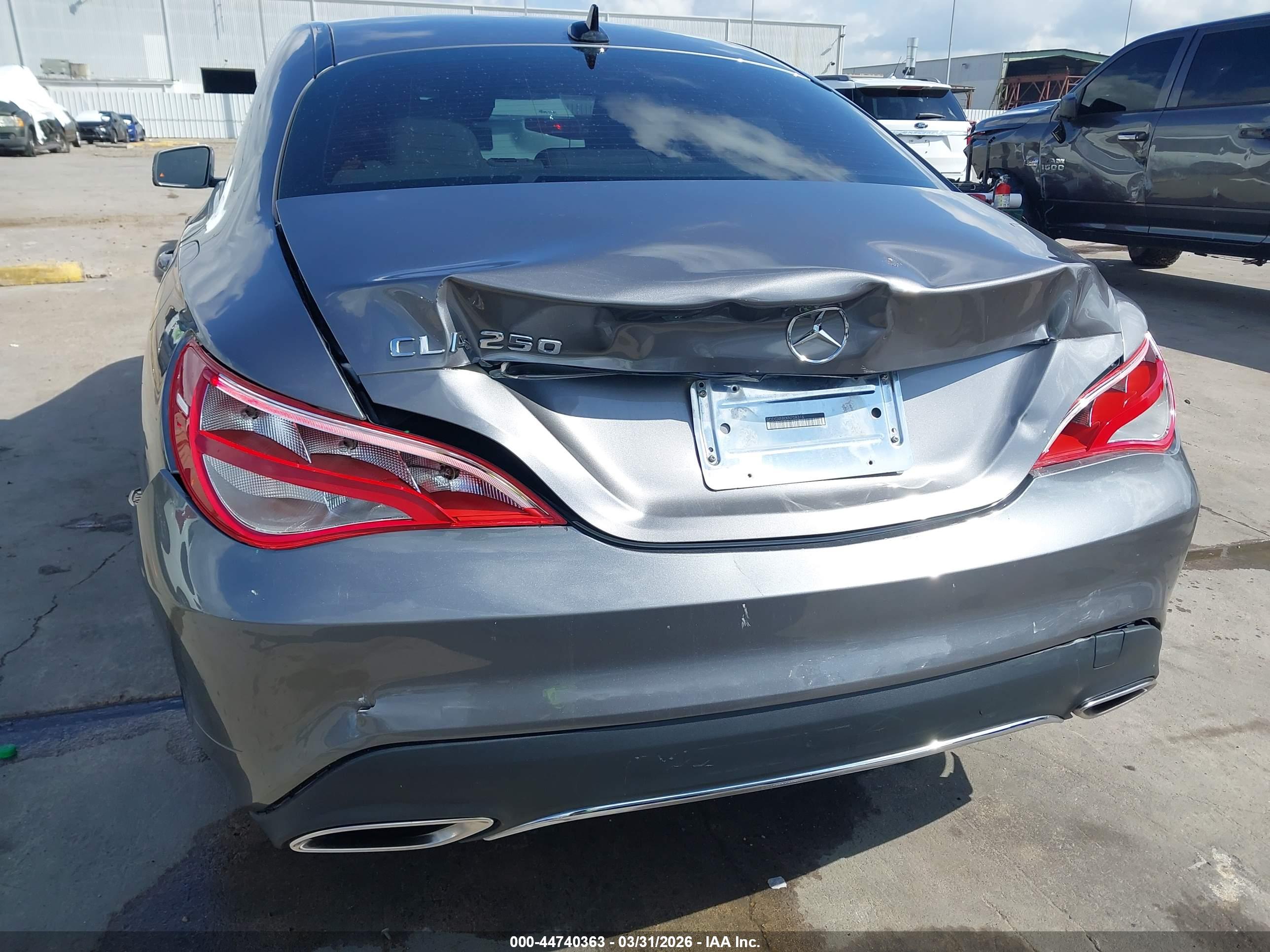 MERCEDES-BENZ CLA image 6
