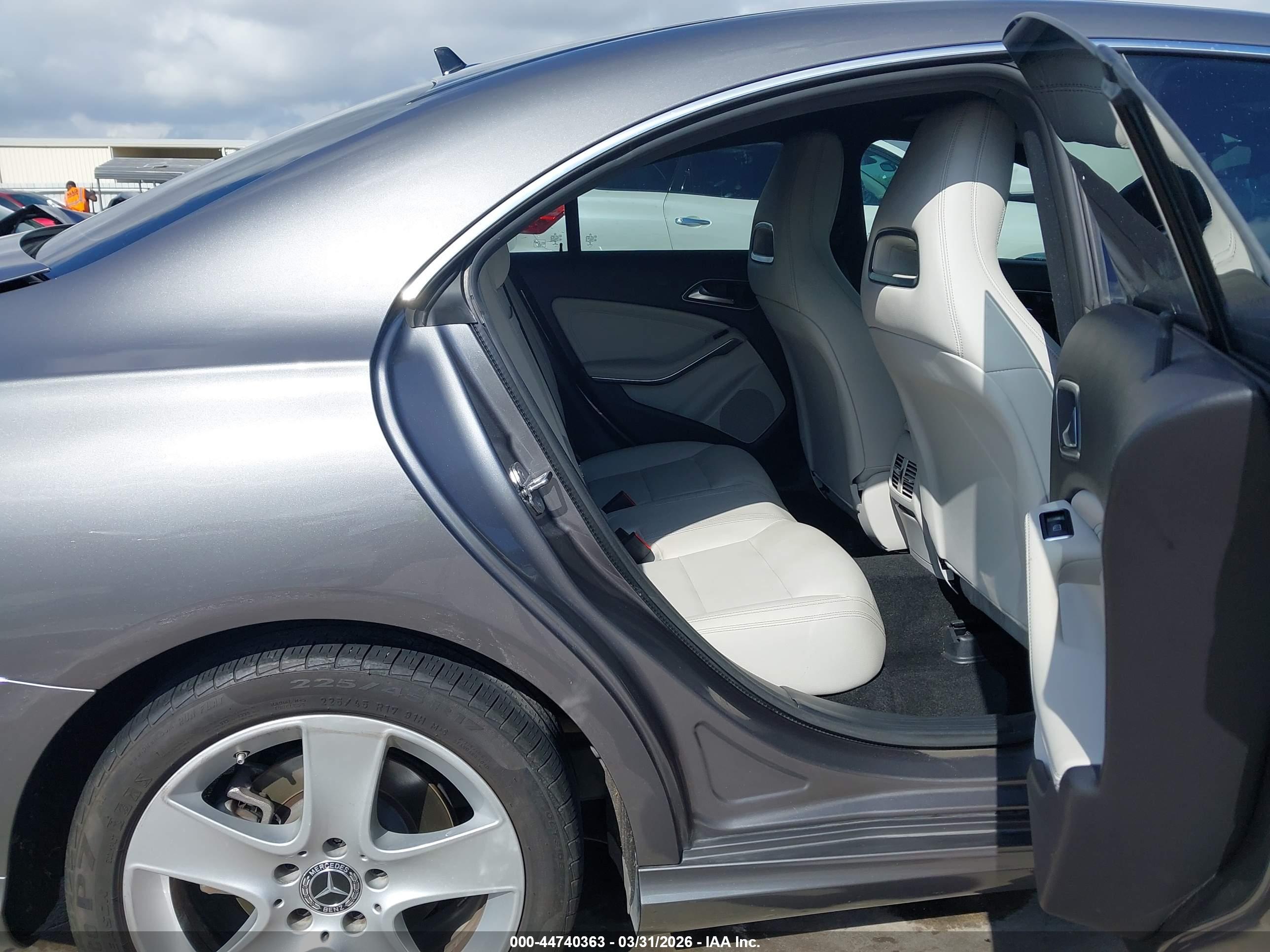 MERCEDES-BENZ CLA image 8
