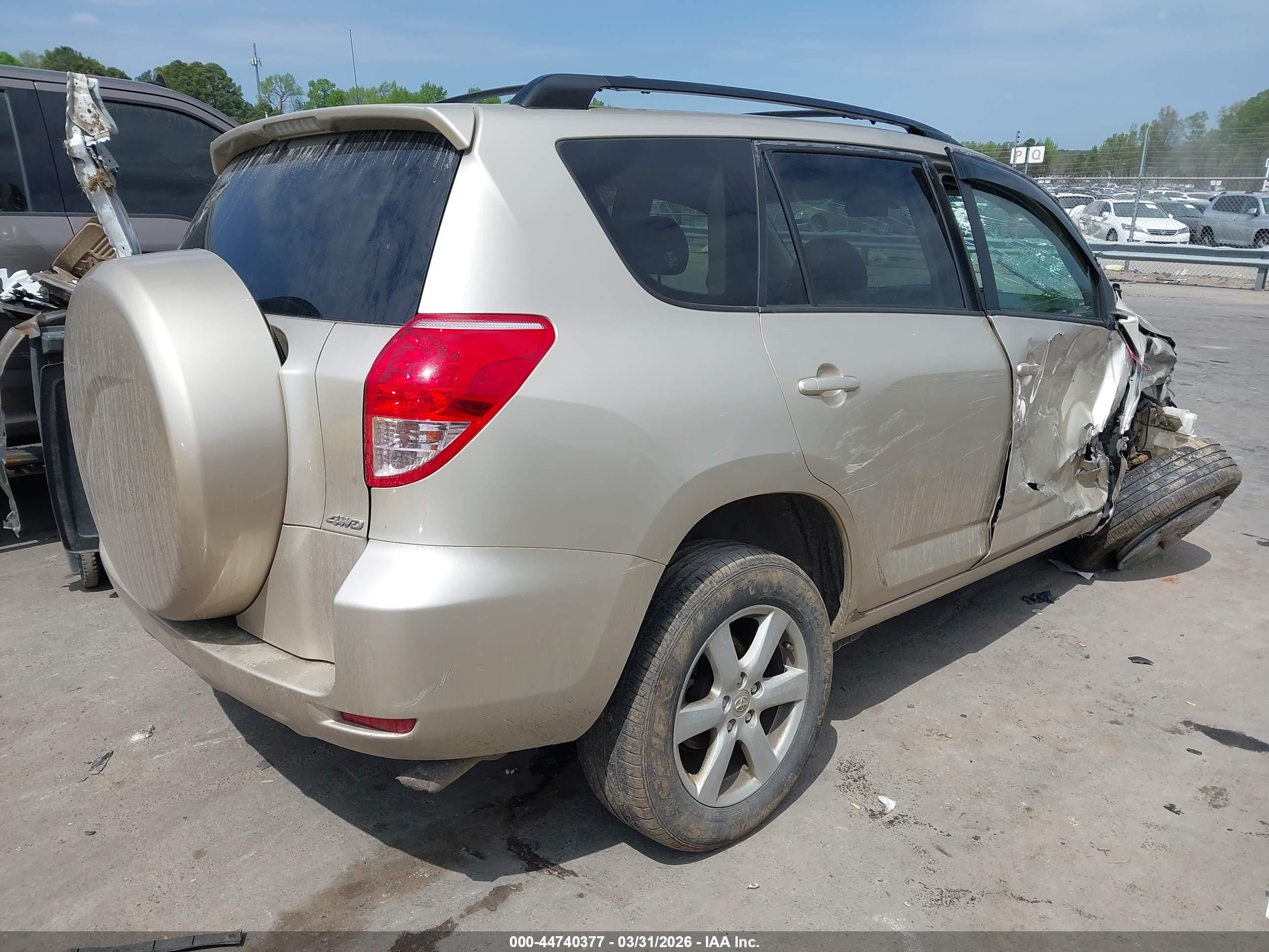 TOYOTA RAV4 image 4
