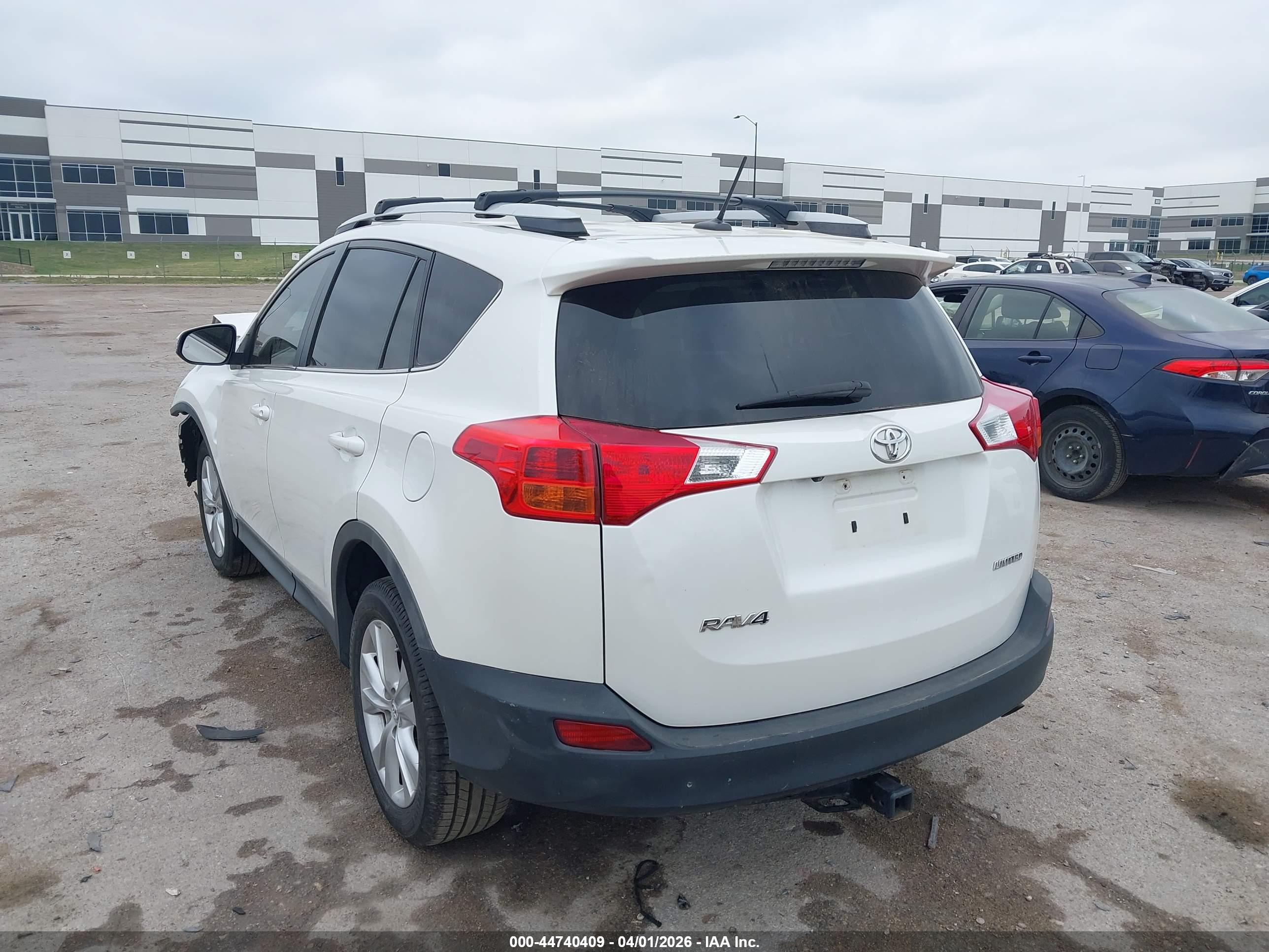 TOYOTA RAV4 image 3