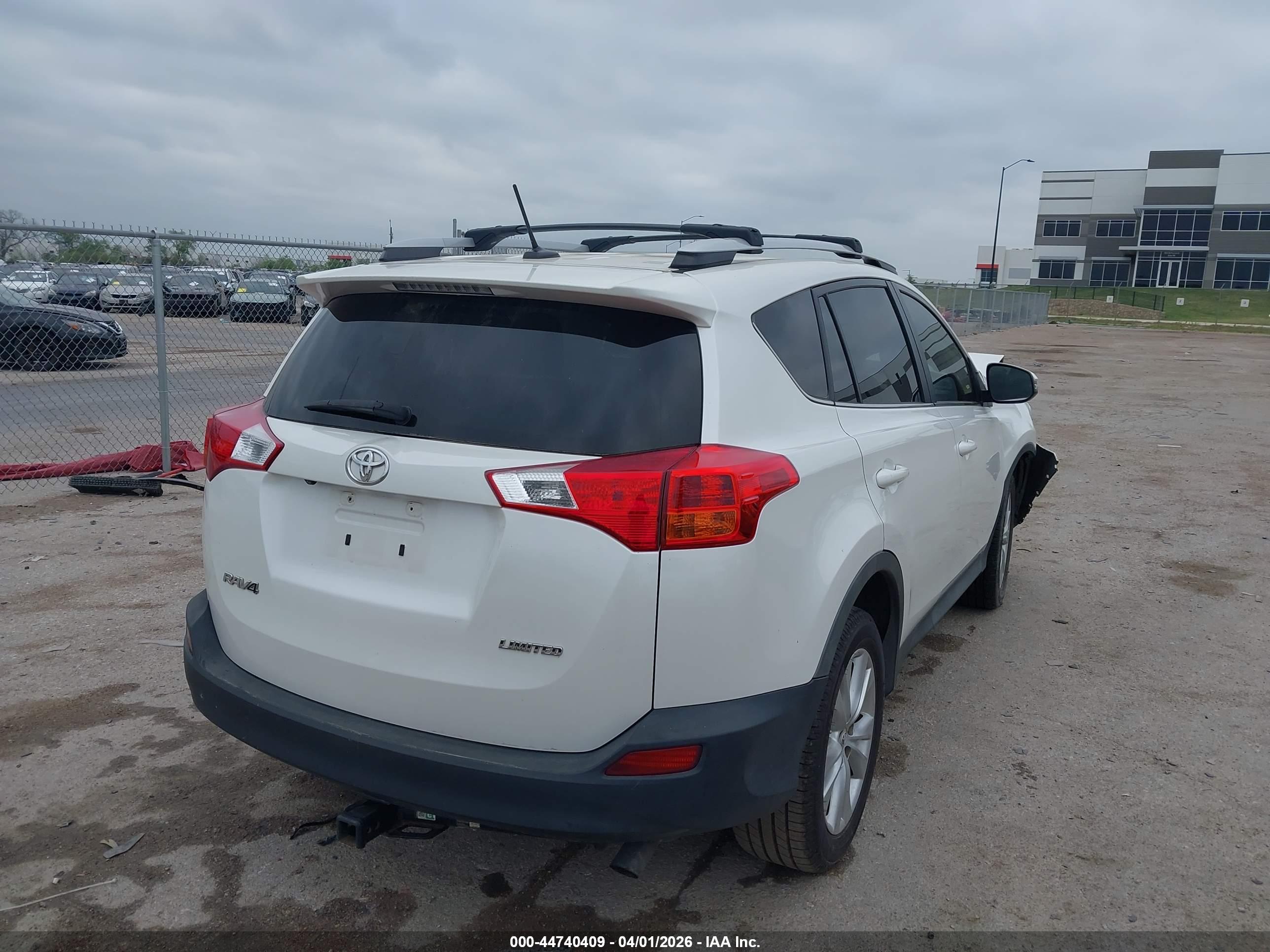TOYOTA RAV4 image 4