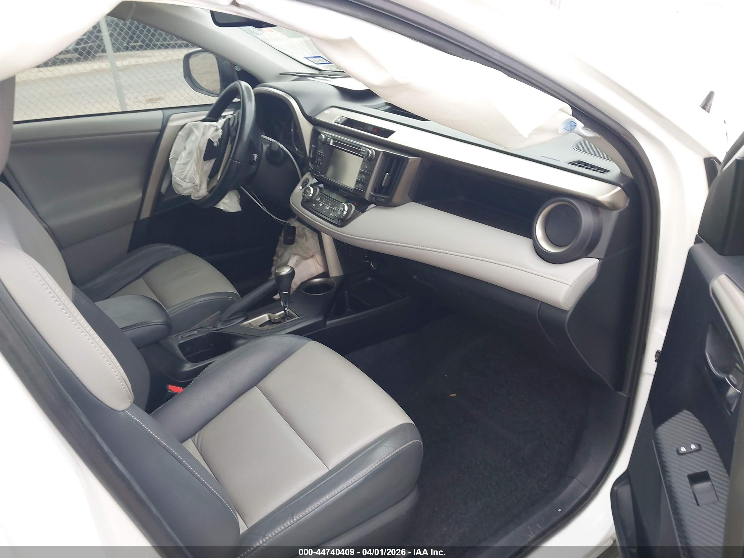 TOYOTA RAV4 image 5