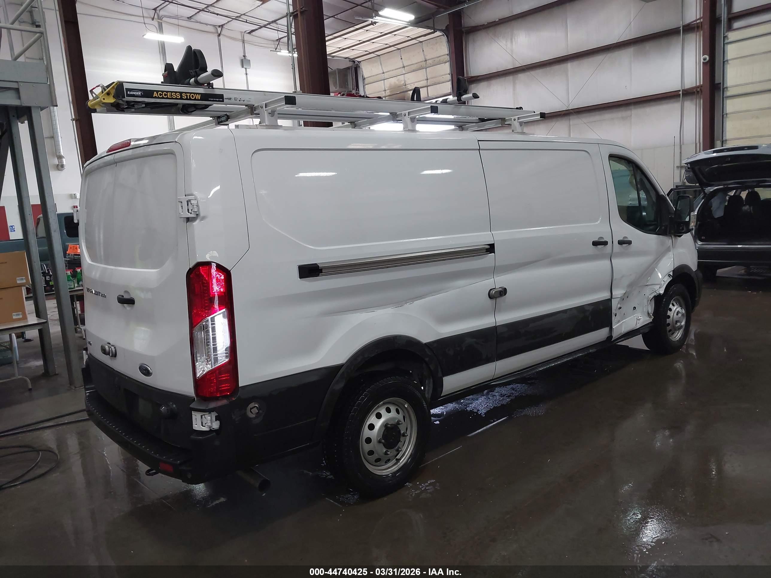 FORD TRANSIT-250 image 4