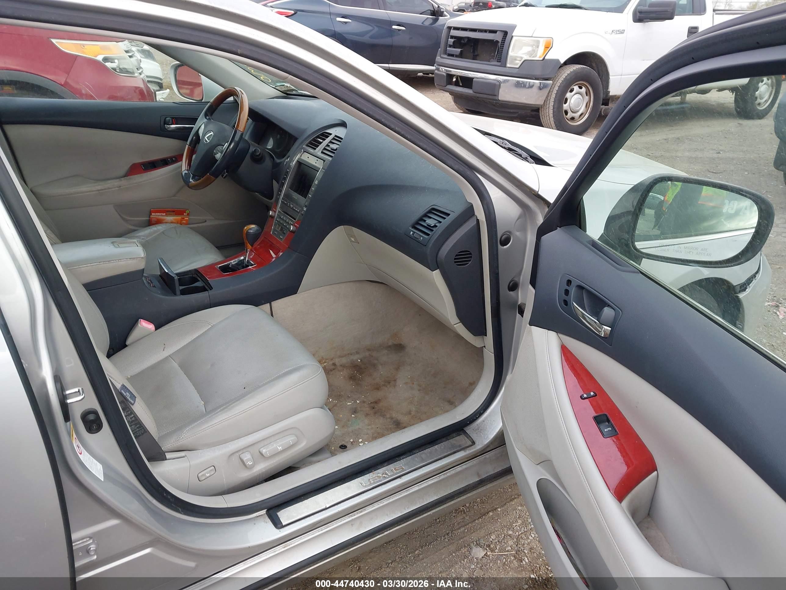 LEXUS ES image 5