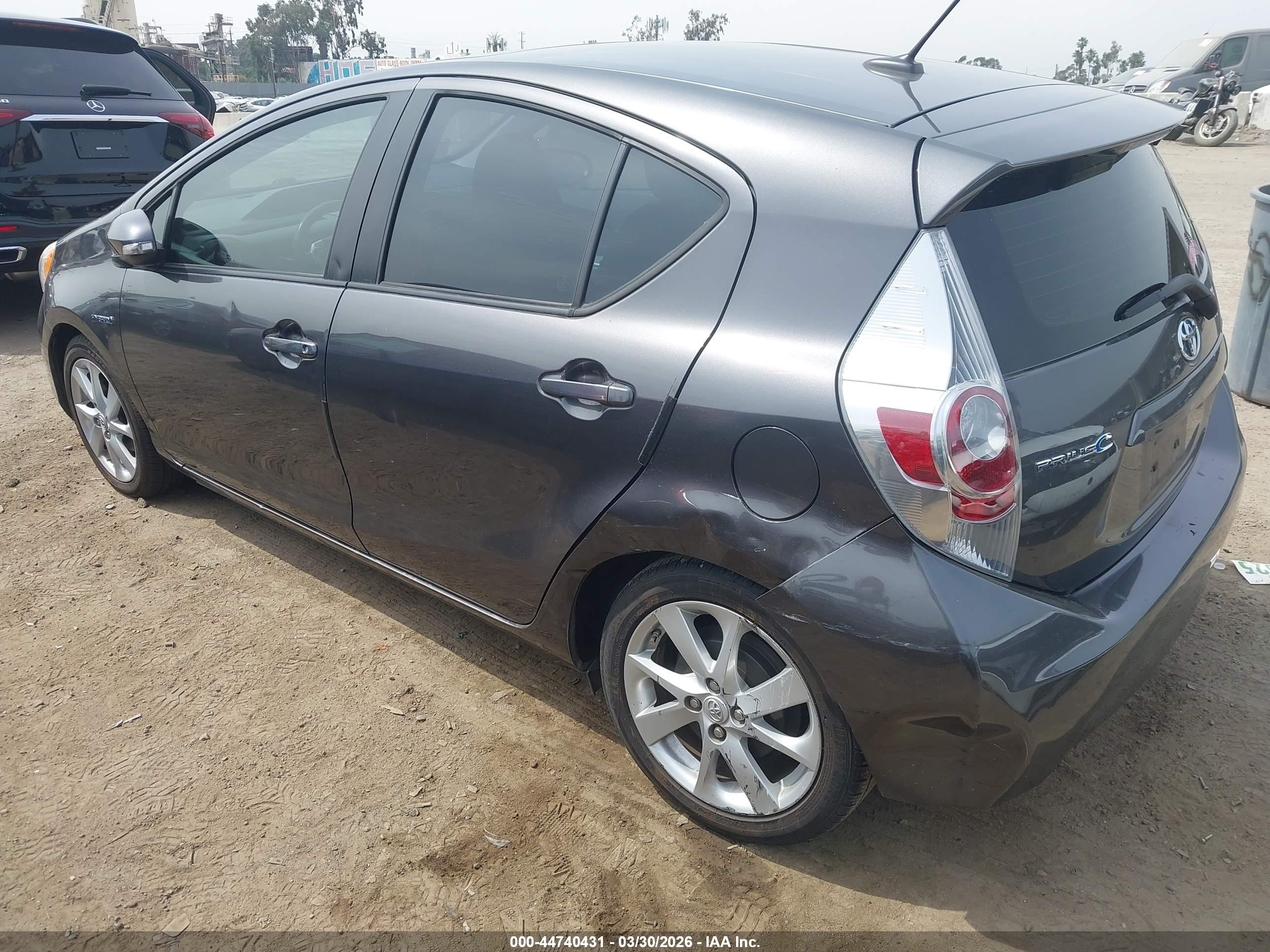 TOYOTA PRIUS image 3