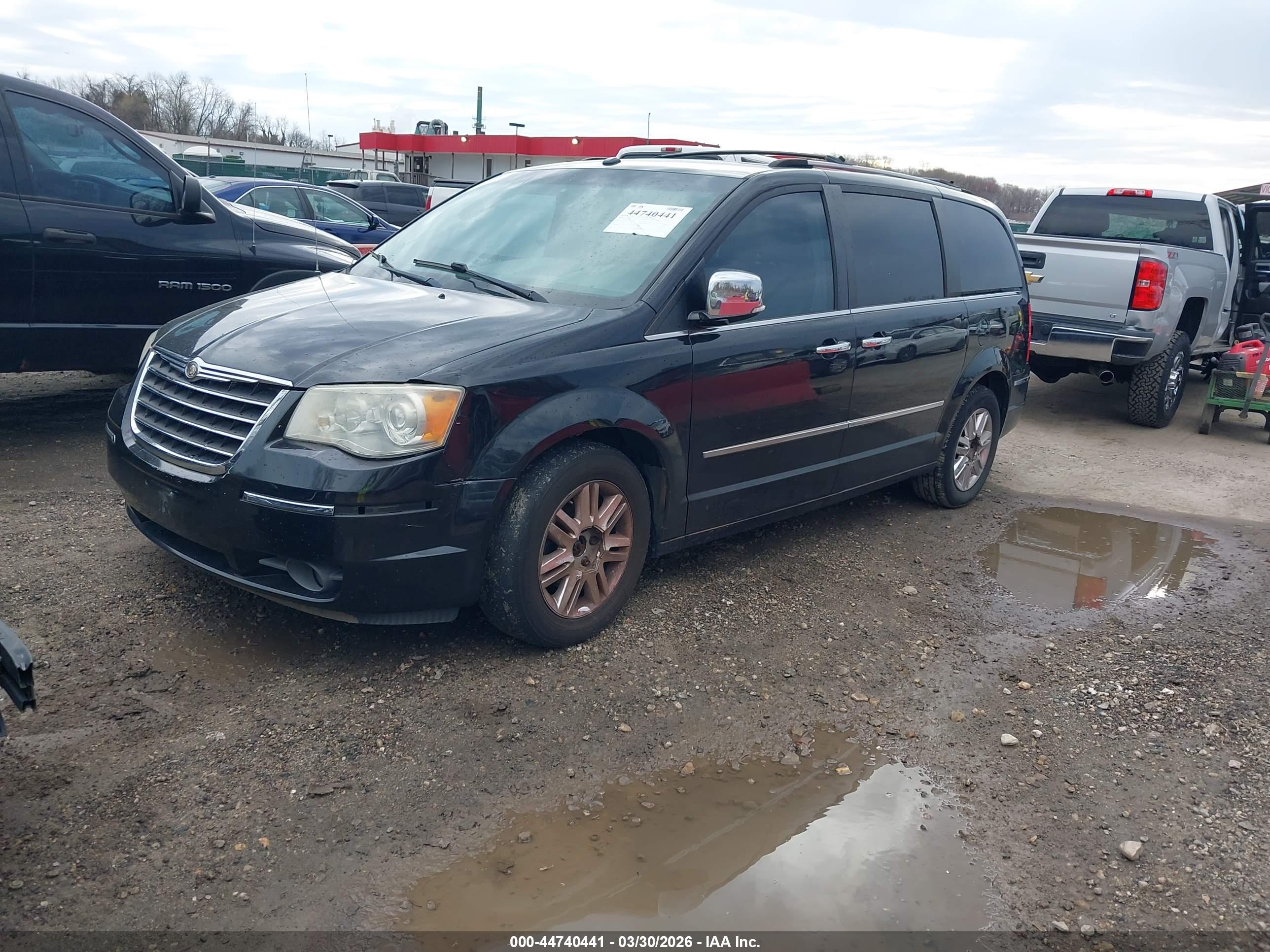 CHRYSLER TOWN image 2