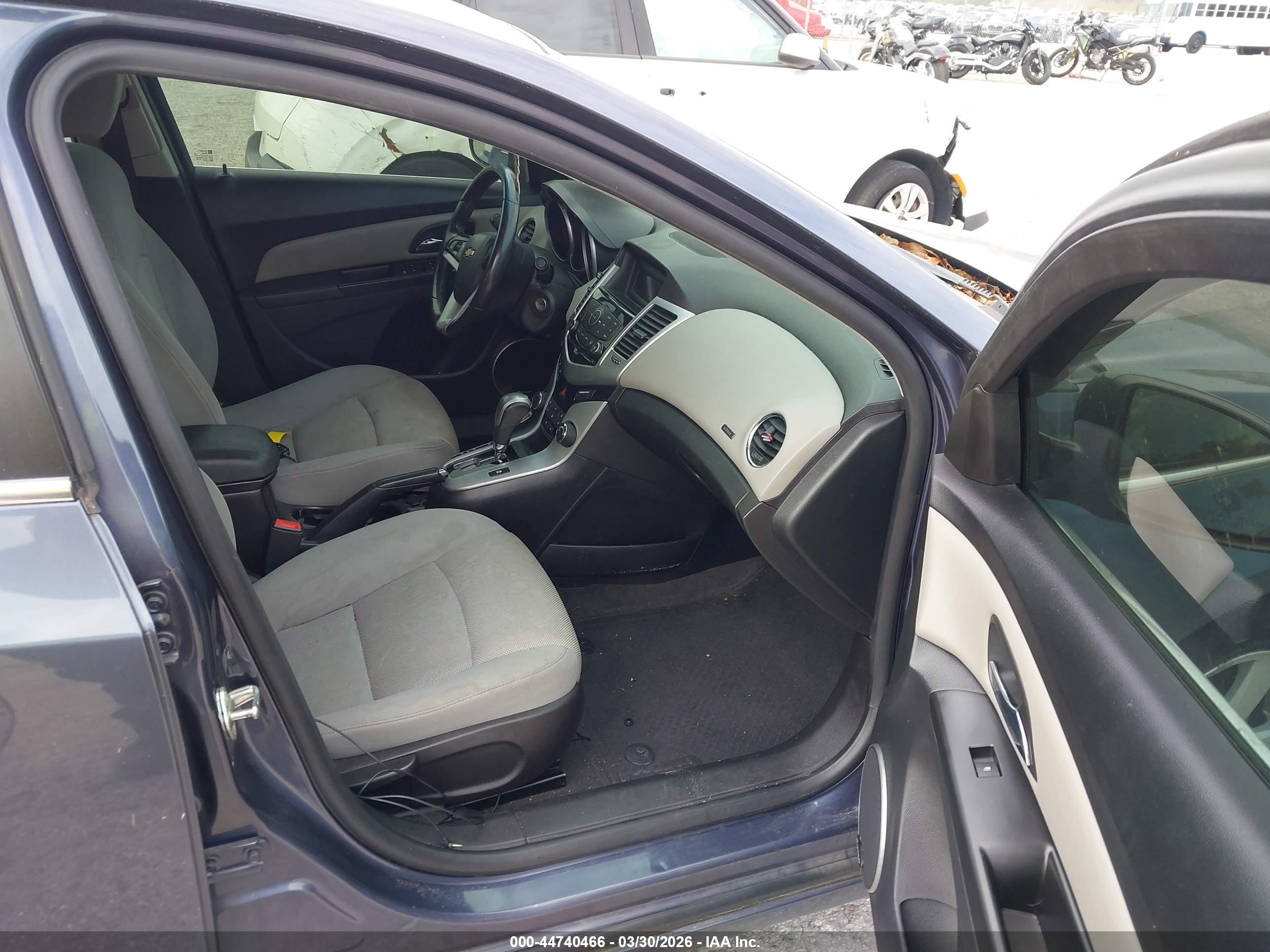 CHEVROLET CRUZE image 5