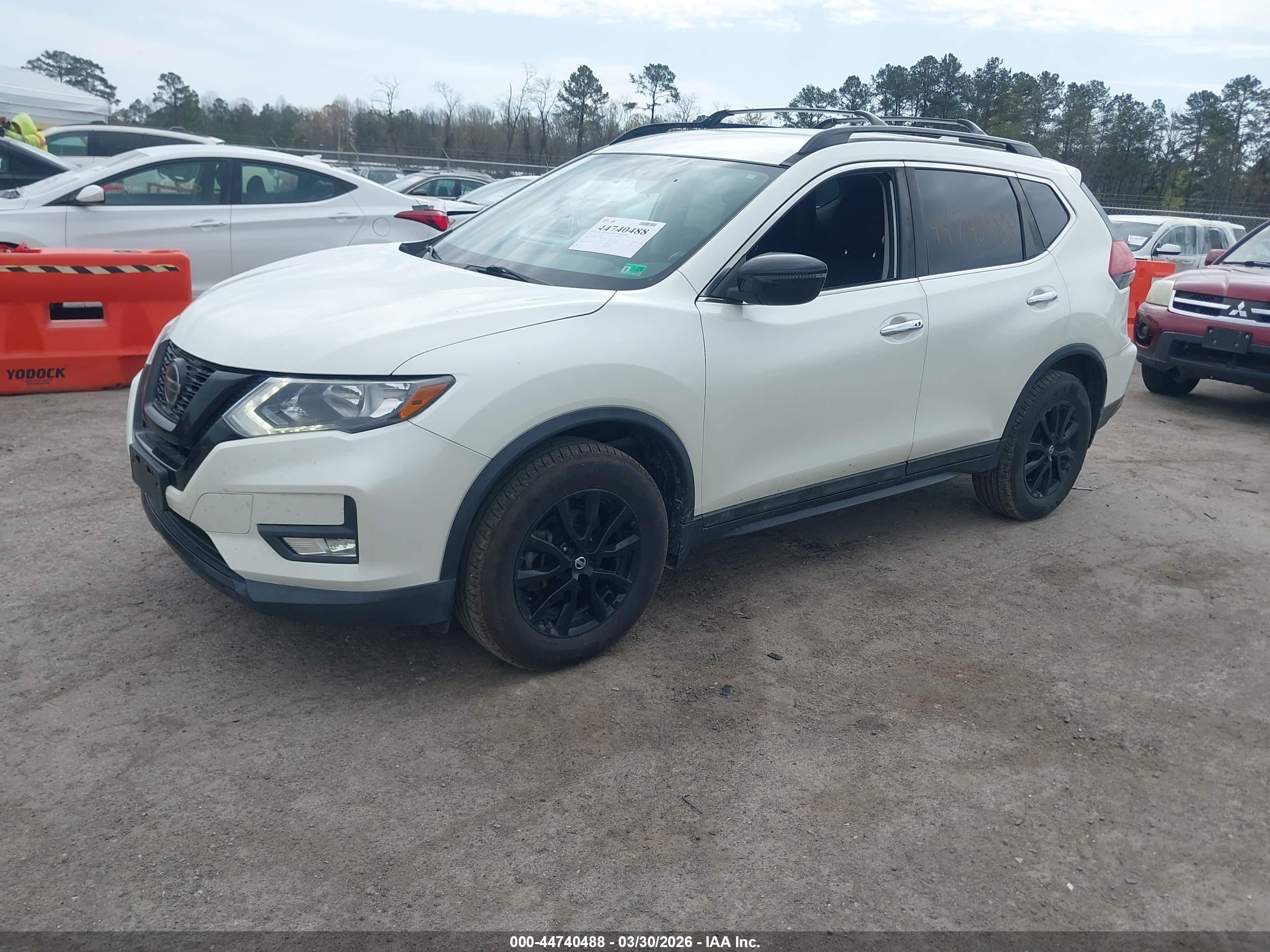 NISSAN ROGUE image 2