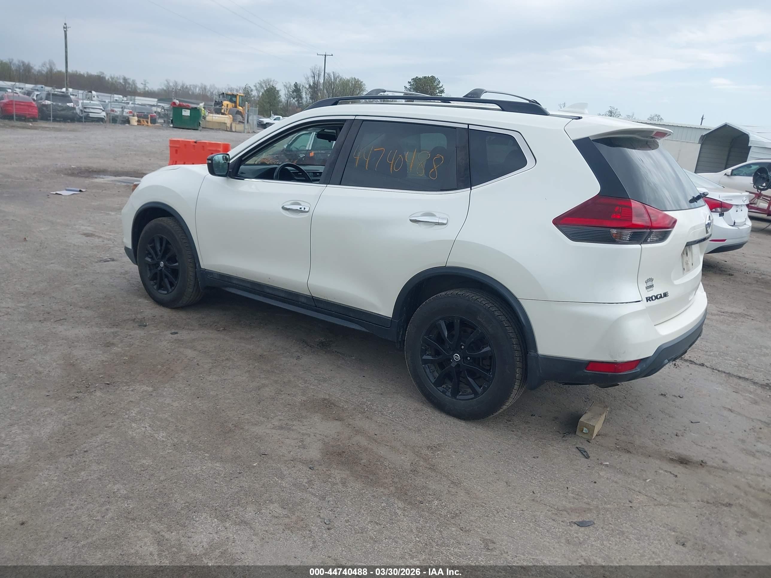 NISSAN ROGUE image 3